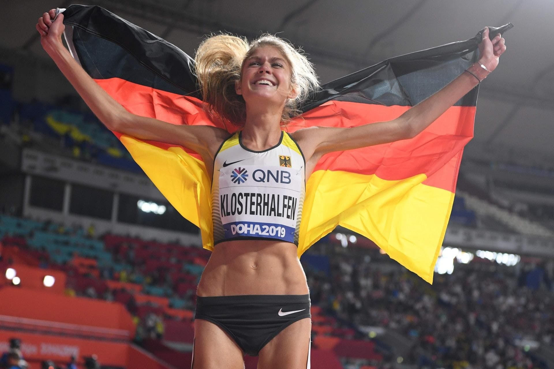 Konstanze Klosterhalfen, Bronze medal triumph, Historic achievement, 5000 meter race, 1920x1280 HD Desktop