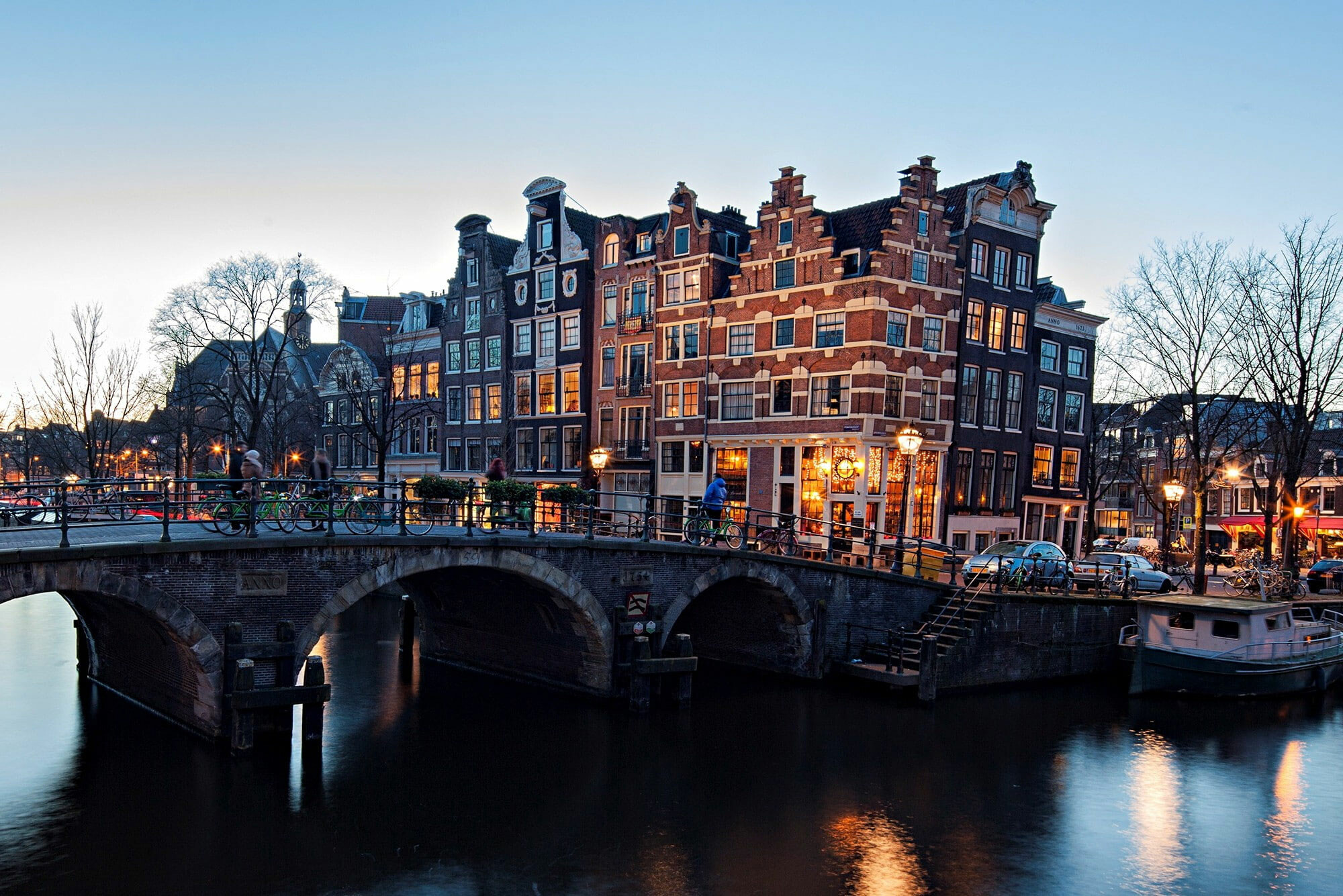 Netherlands: Torensluis, An arch bridge over the canal, Amsterdam. 2000x1340 HD Wallpaper.