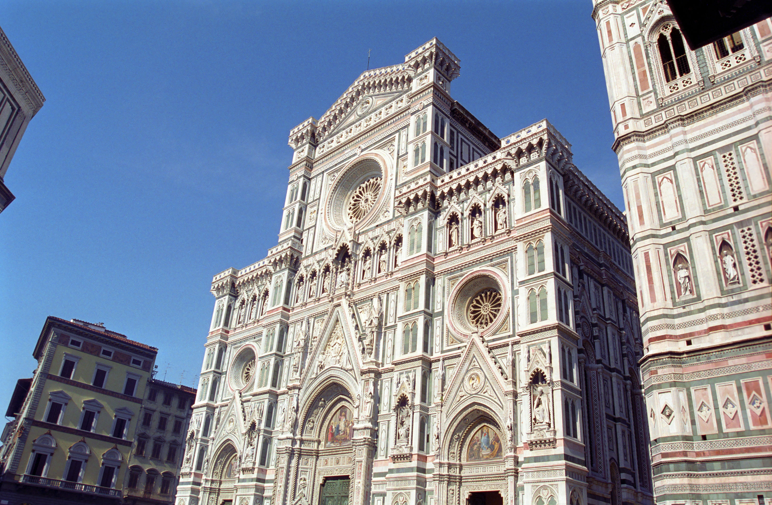 Florence: Cattedrale di Santa Maria del Fiore, One of Italy's largest churches. 3200x2100 HD Wallpaper.