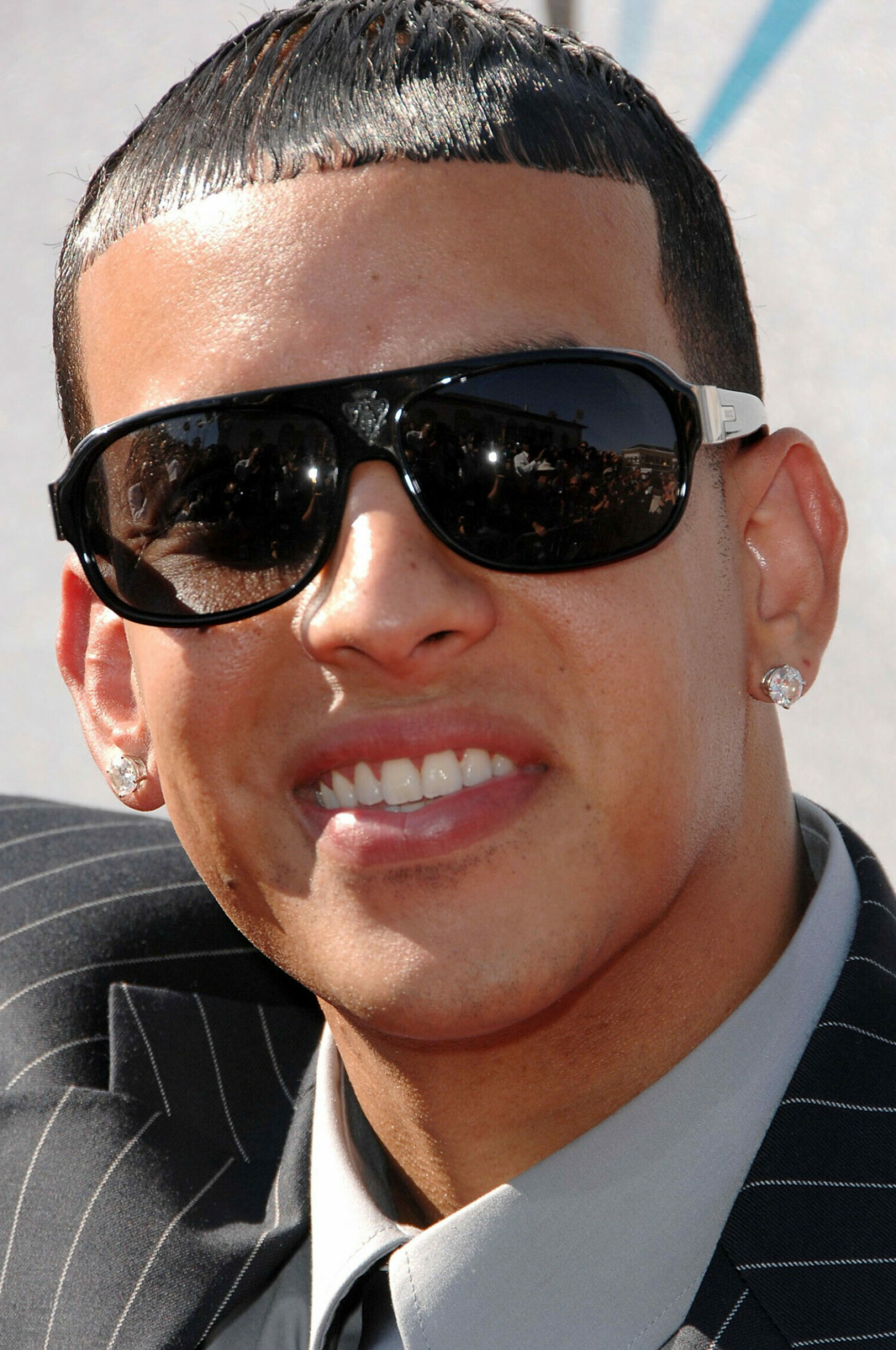 Daddy Yankee: Barrio Fino was recorded in Puerto Rico between 2003 and 2004. 1710x2560 HD Wallpaper.