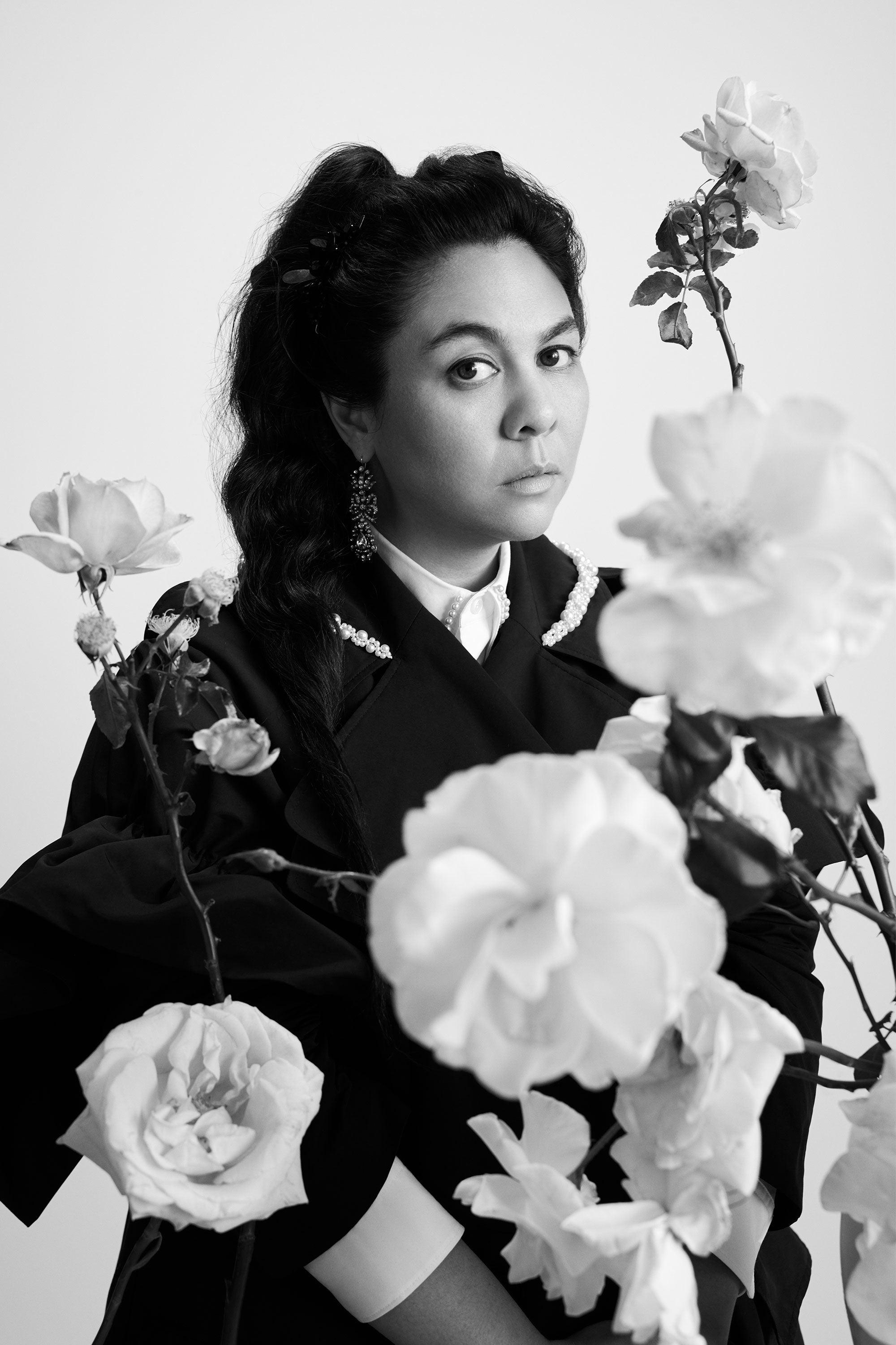 Simone Rocha: Trained at the National College of Art and Design in Dublin. 2000x3000 HD Background.