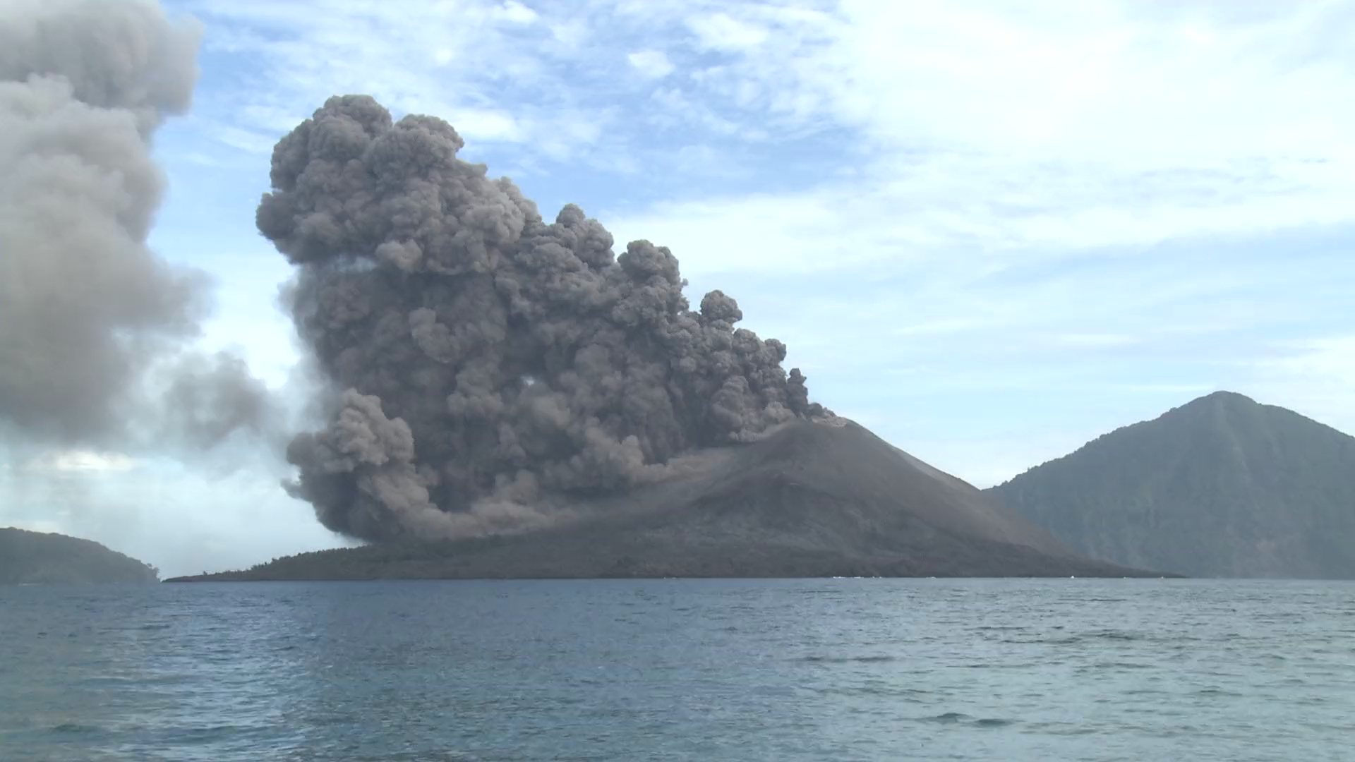 Volcanic pyroclastic flow, Aerial footage, Spectacular eruption, Anak Krakatau, 1920x1080 Full HD Desktop