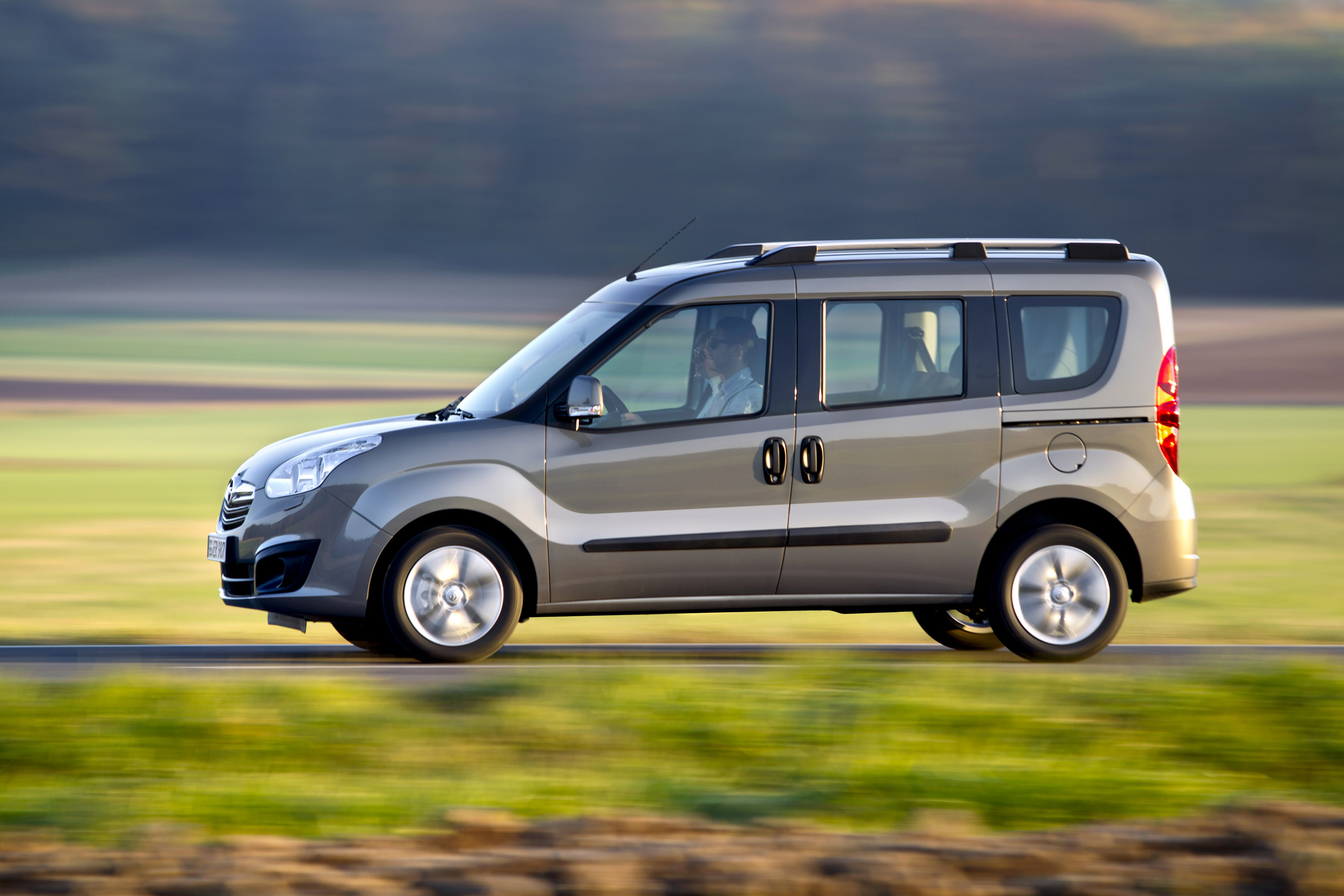 Opel Combo, Compact utility vehicle, Spacious interior, Practical features, 3000x2000 HD Desktop