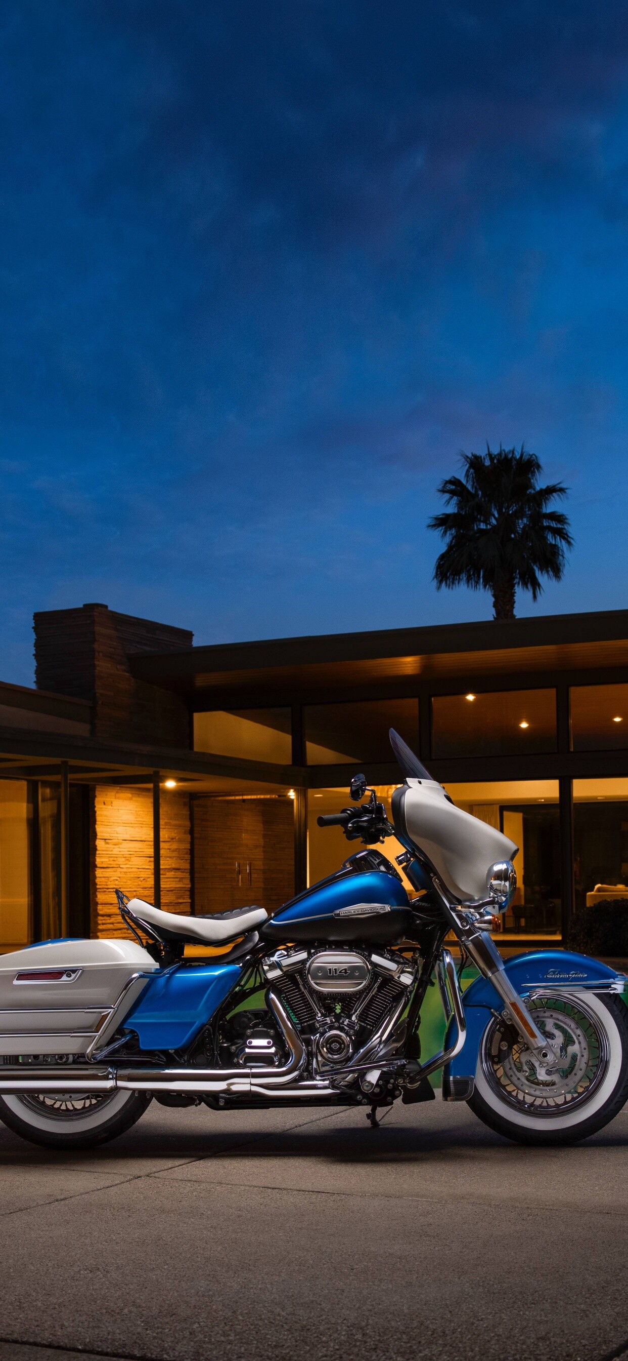 Harley-Davidson Glide: A stripped down Electra Glide, Classic bikes, H-D. 1250x2690 HD Wallpaper.