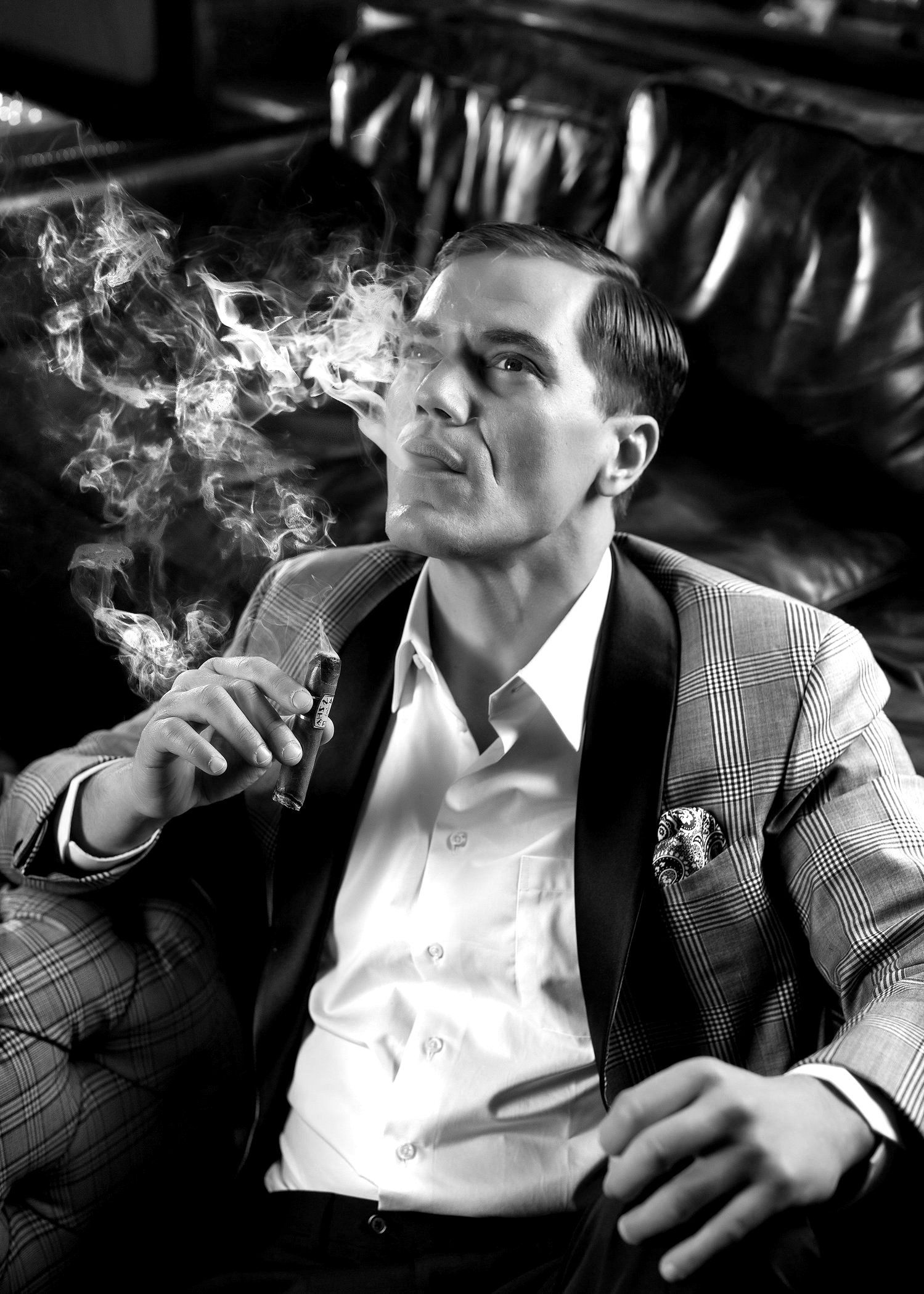 Michael Shannon: Smoking cigar, Black-and-white. 1500x2100 HD Wallpaper.