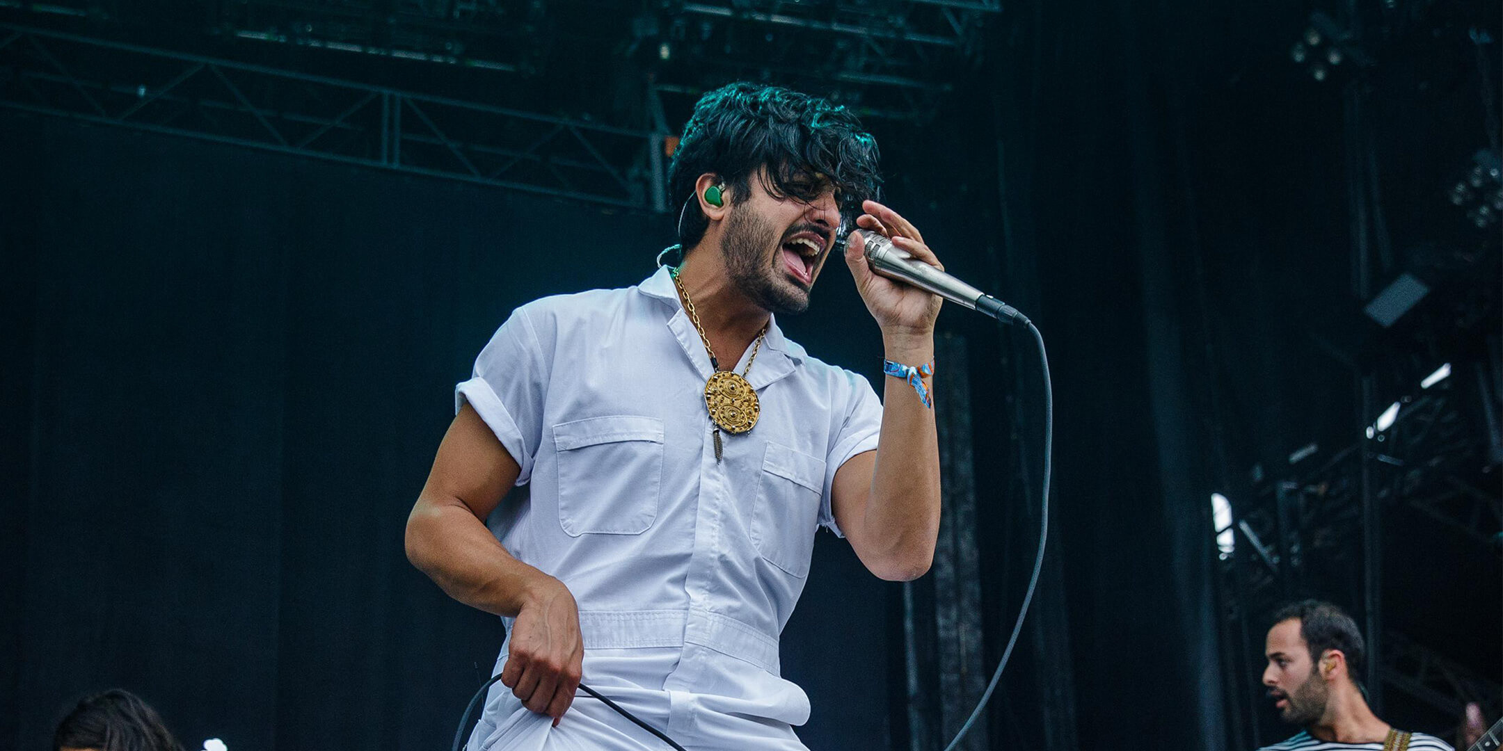 Young the Giant music, Vivid Seats, Ticket provider, 2160x1080 Dual Screen Desktop