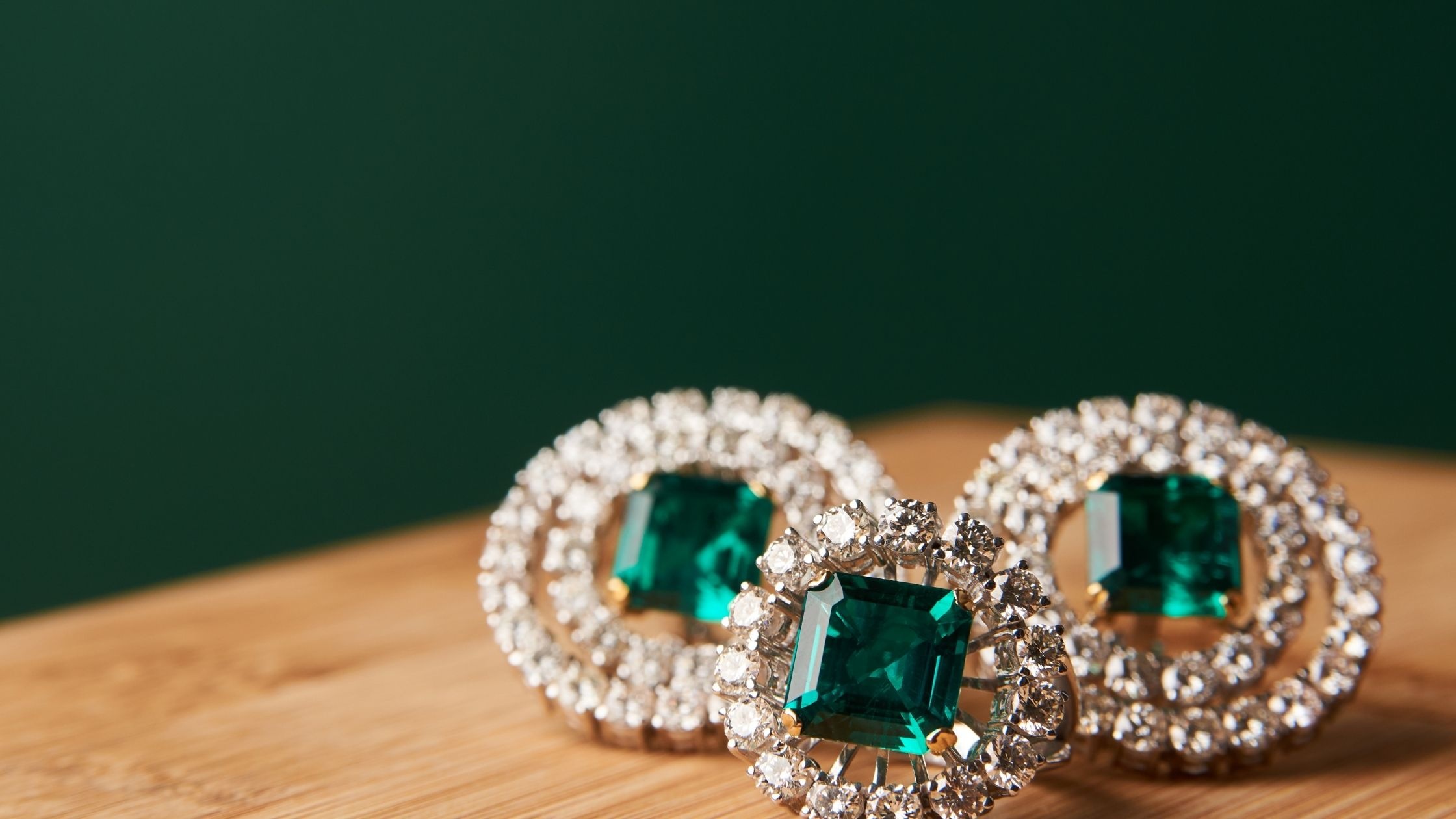 Emerald, Wear, Emerald Stone, Pmkk Gems, 2240x1260 HD Desktop