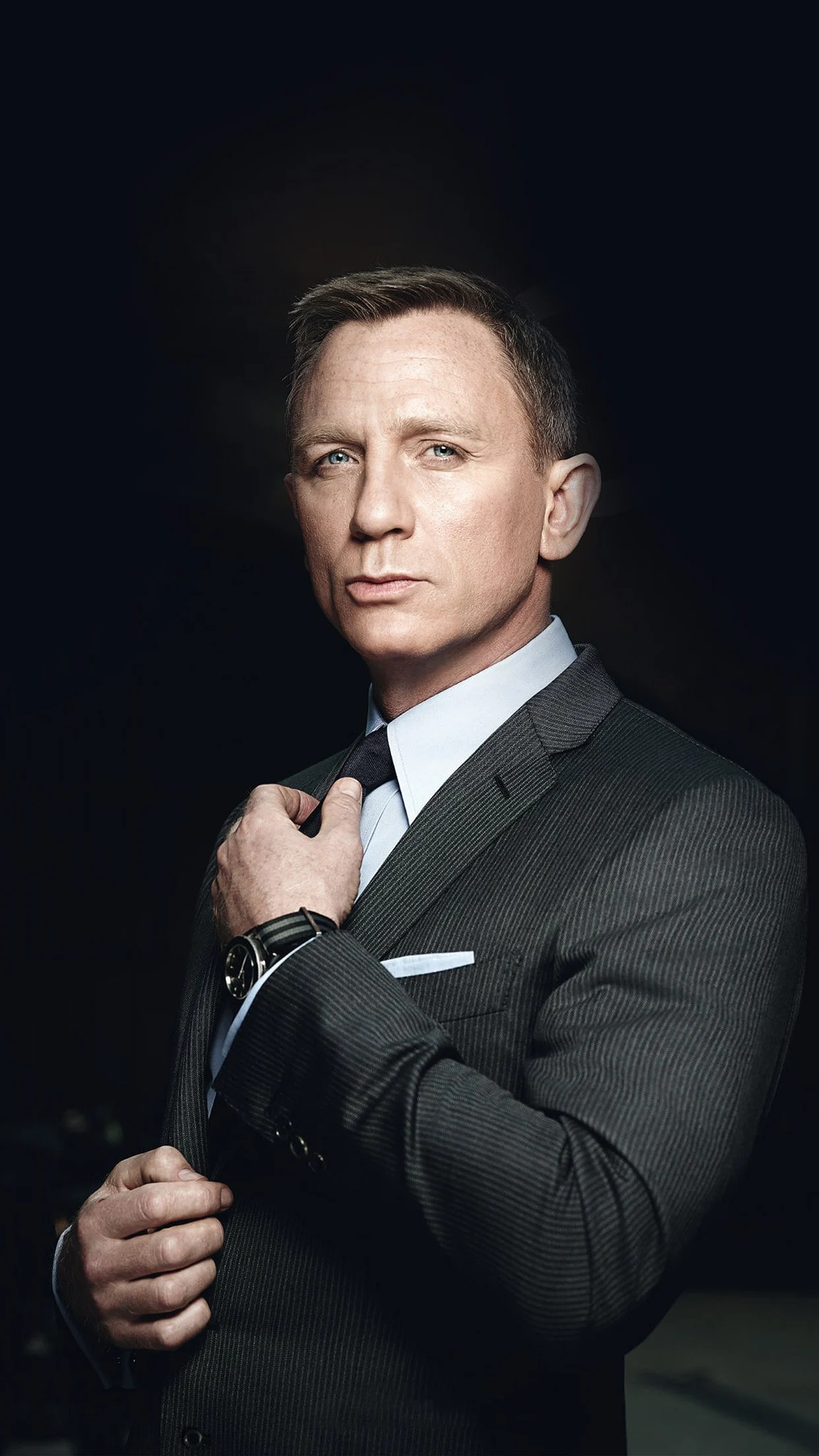 Daniel Craig James Bond wallpapers, Top free backgrounds, 1250x2210 HD Phone