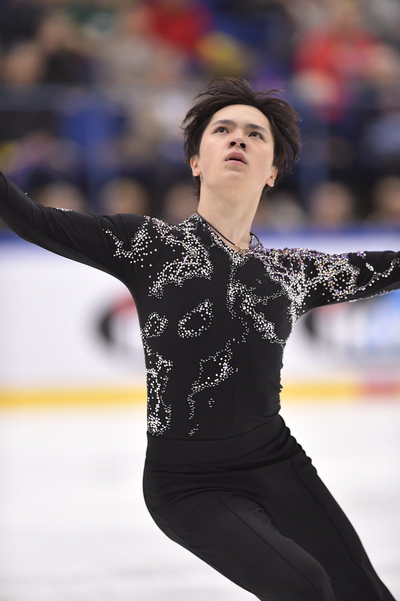 Shoma Uno, Warming up for free skating, Artistic expression, Artofit event, 1370x2050 HD Handy