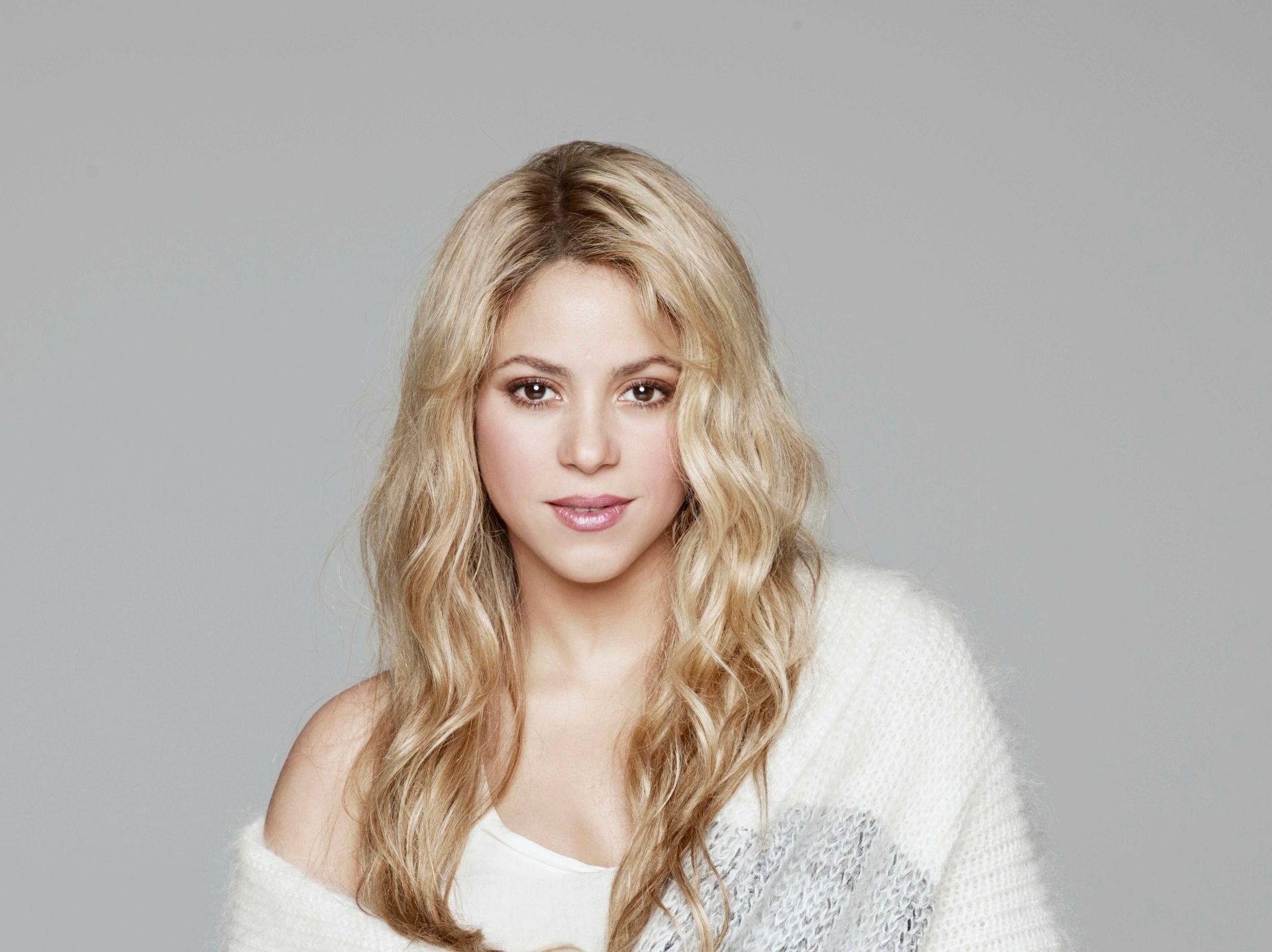 Shakira, Free PC wallpaper, High definition photos, Celeb icon, 1920x1440 HD Desktop
