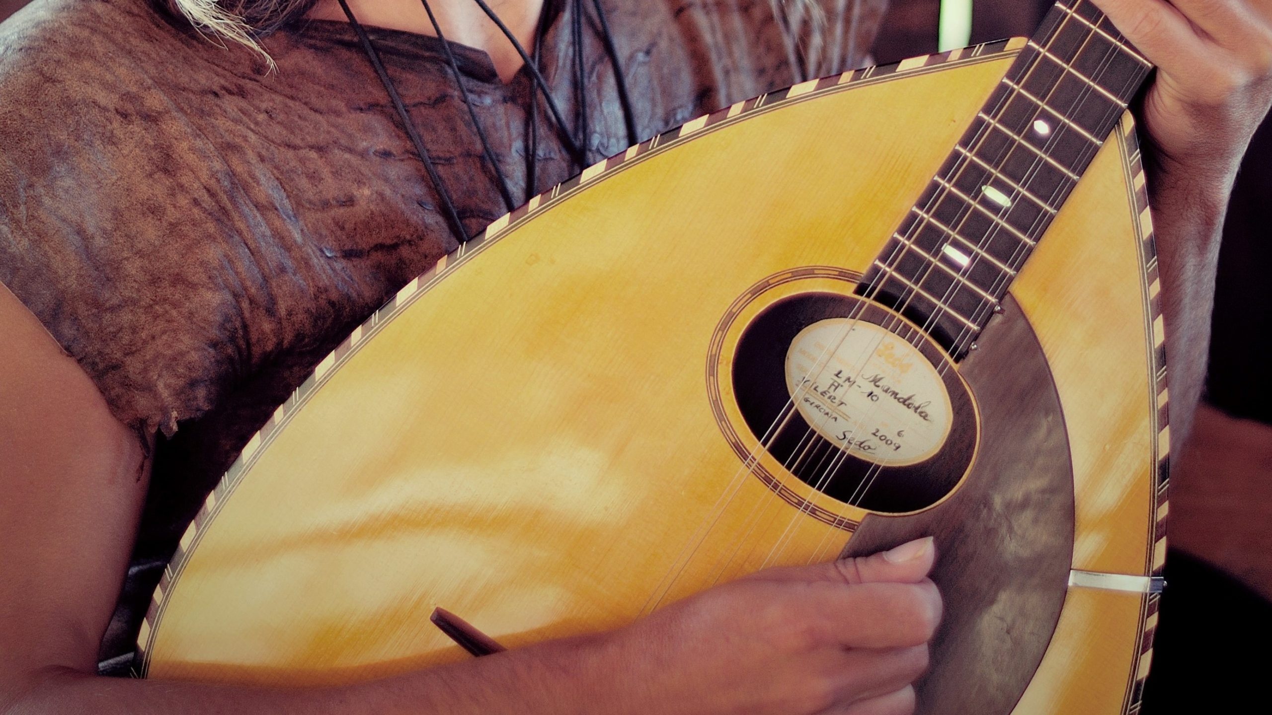 Mandola: The Neapolitan Or Round-Backed Type, The Musician Stringing, Authentic Clothing. 2560x1440 HD Wallpaper.