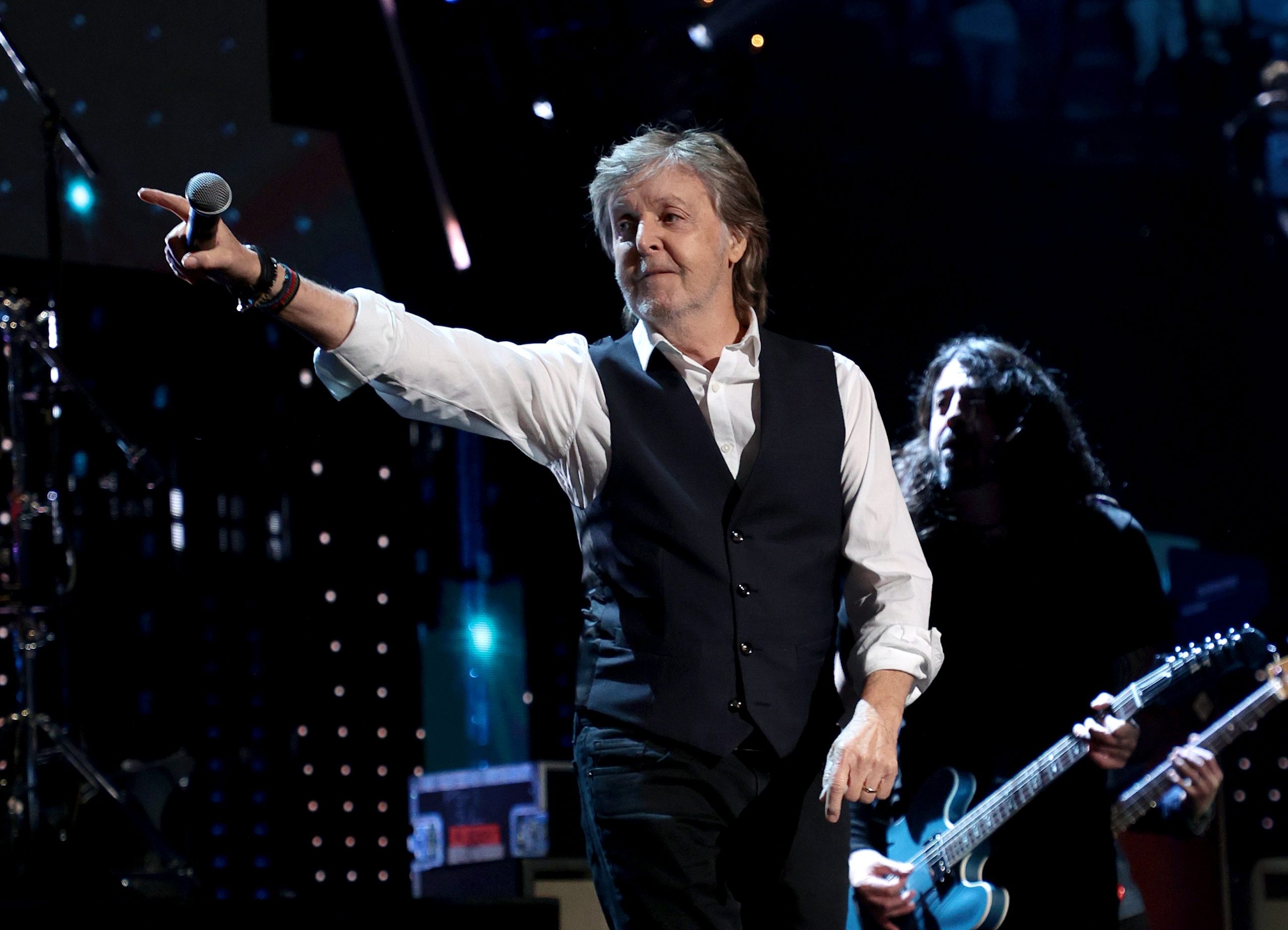 Paul McCartney, Celebs, Concert tour, Live performances, 2560x1850 HD Desktop