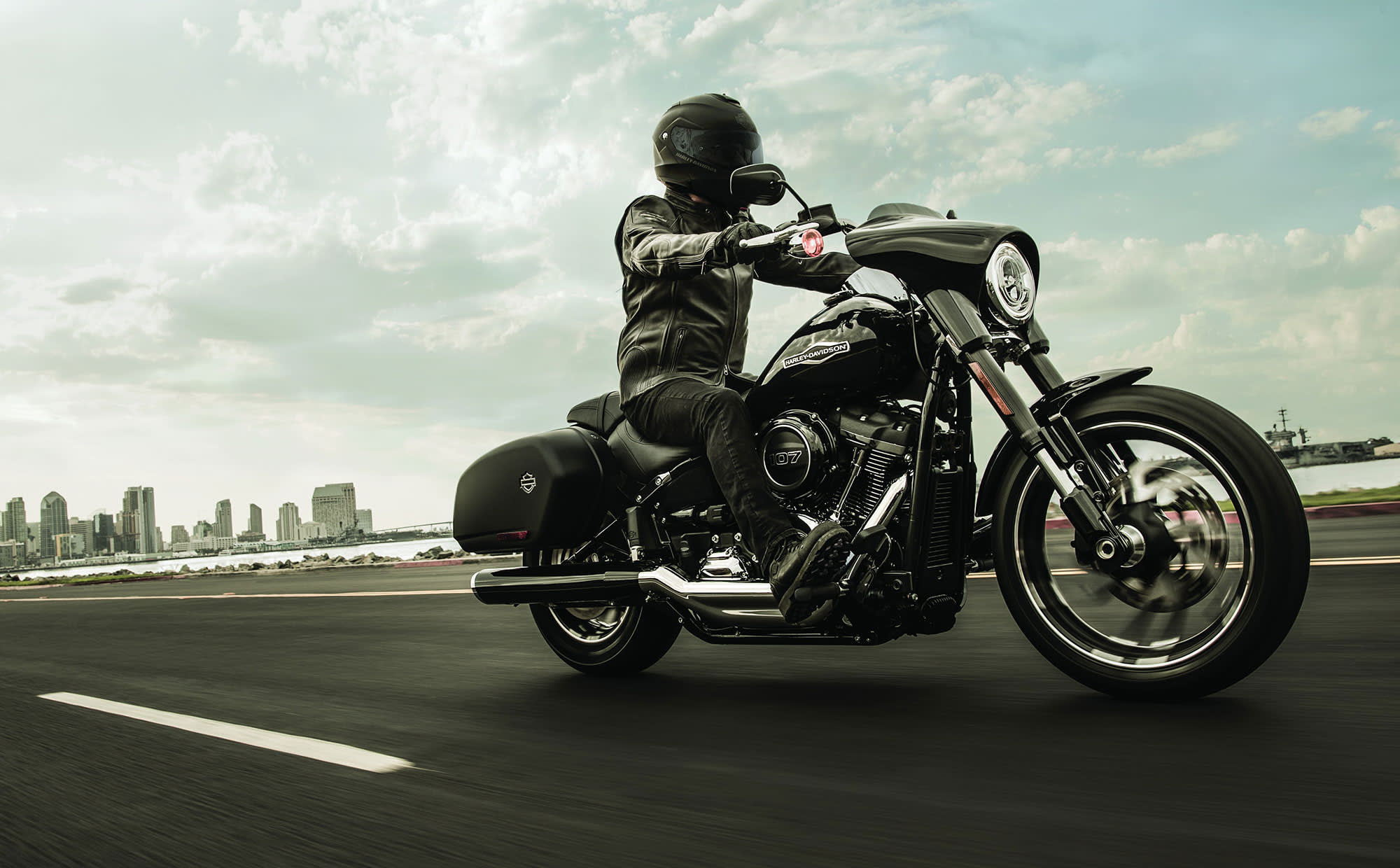 Harley Bikes, Regain coolness, Iconic brand, Harley Davidson, 2000x1240 HD Desktop