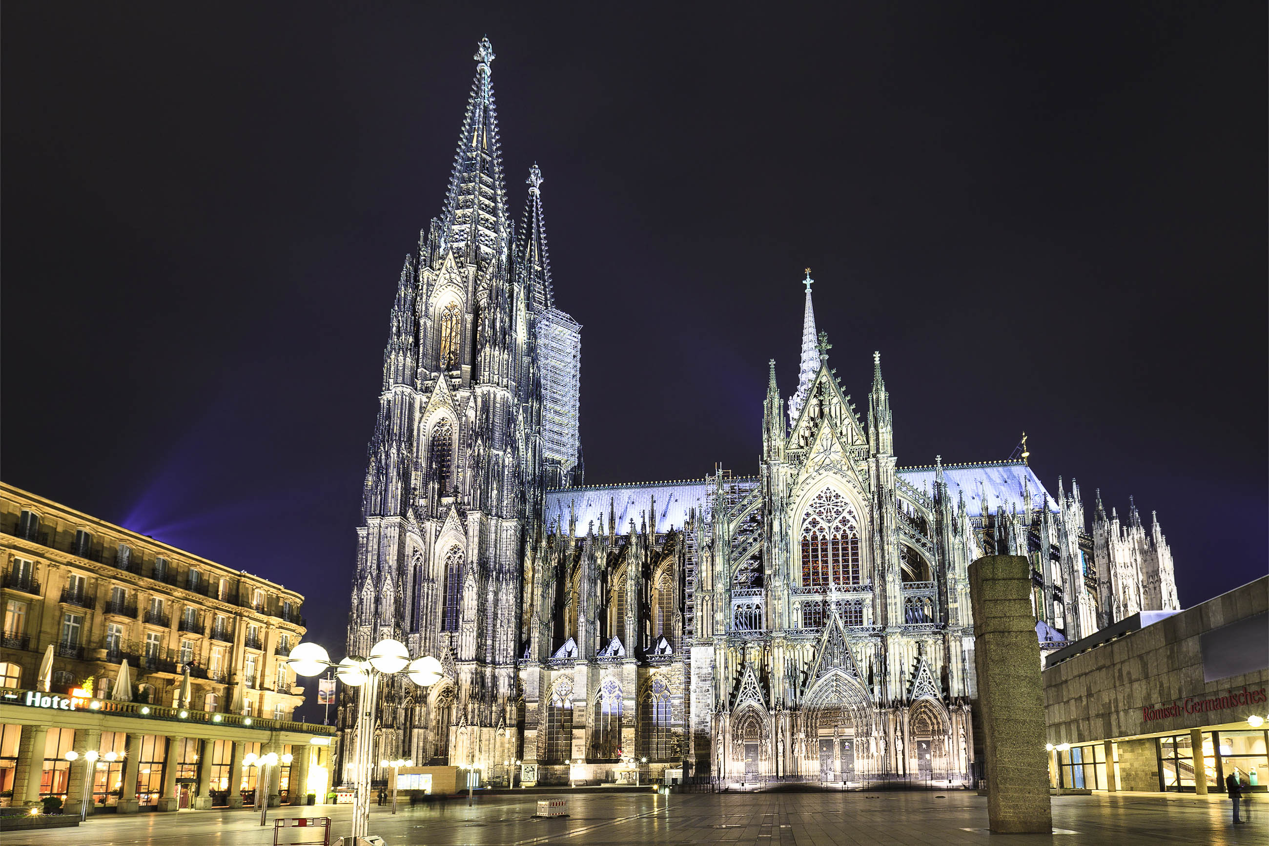 Cologne Cathedral, Germany travel, Franks Travelbox, Historical landmark, 2600x1740 HD Desktop