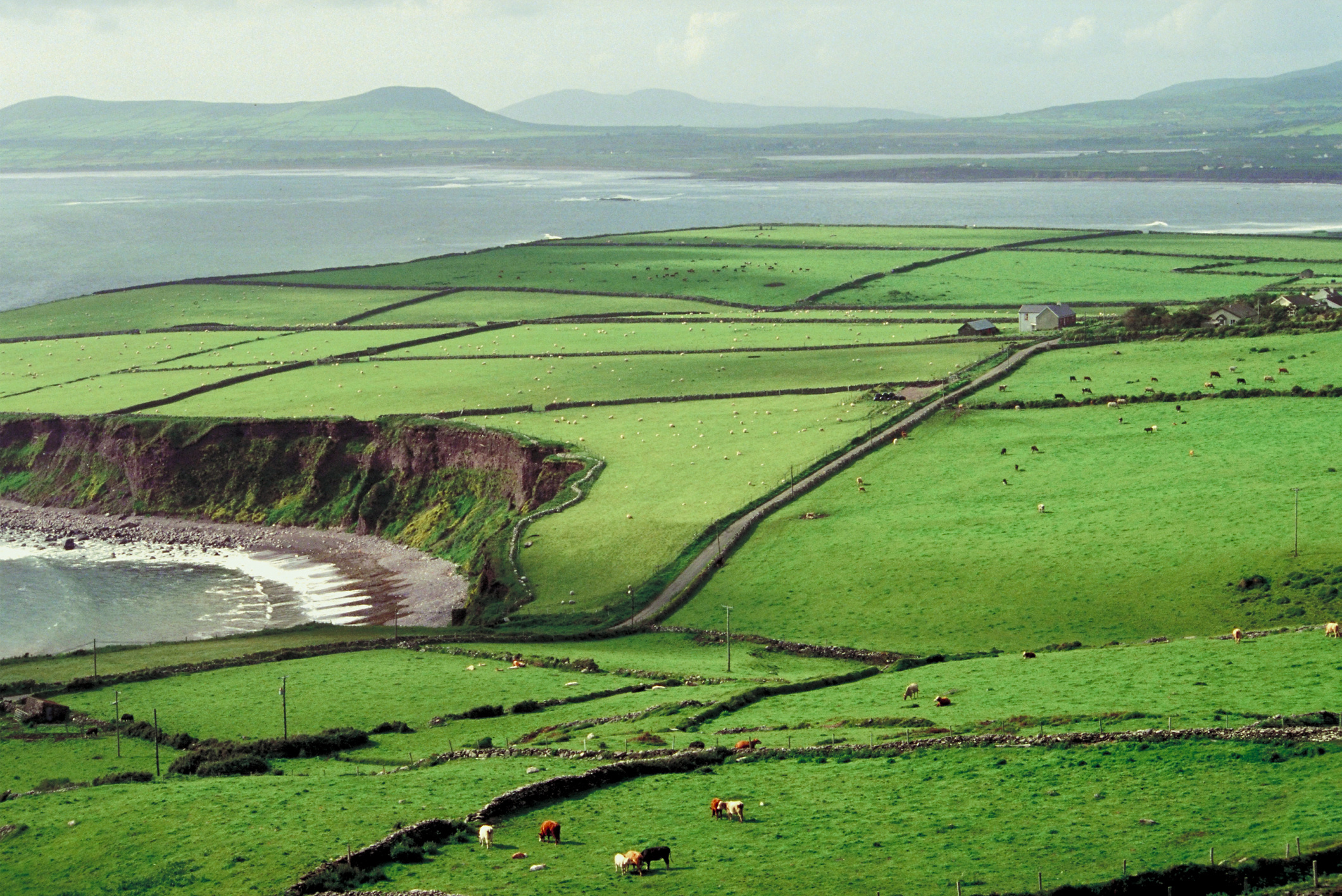 Sightseeing, Countryside in Ireland, 2120x1420 HD Desktop