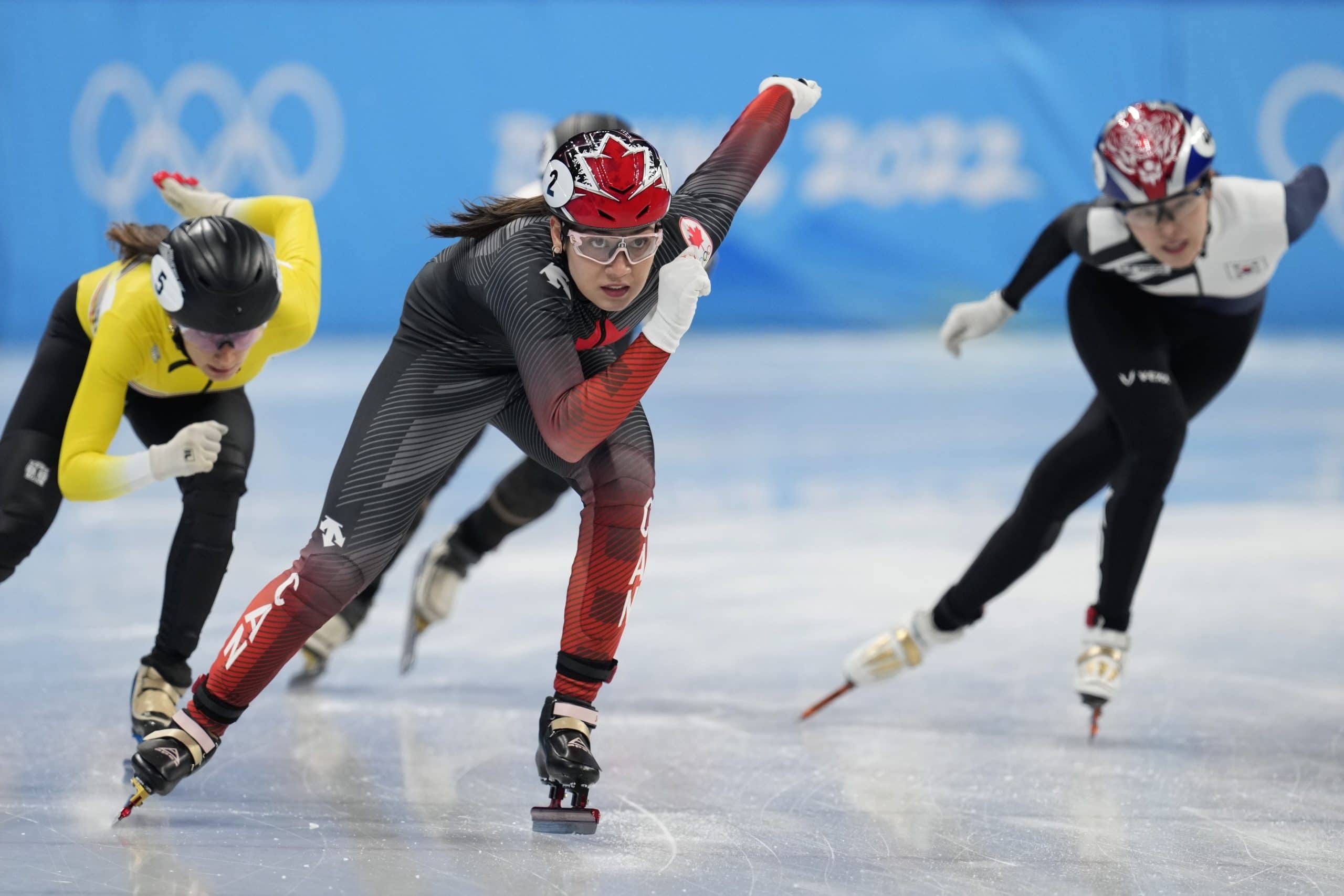 Courtney Sarault, Olympics debut, Speed skater, Remarkable performance, 2560x1710 HD Desktop