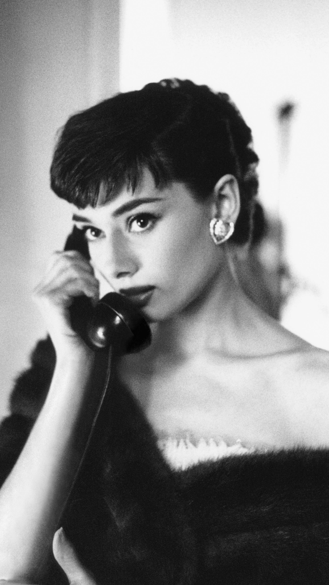 Classic movie icon, Timeless elegance, Hollywood legend, Audrey Hepburn, 1080x1920 Full HD Phone