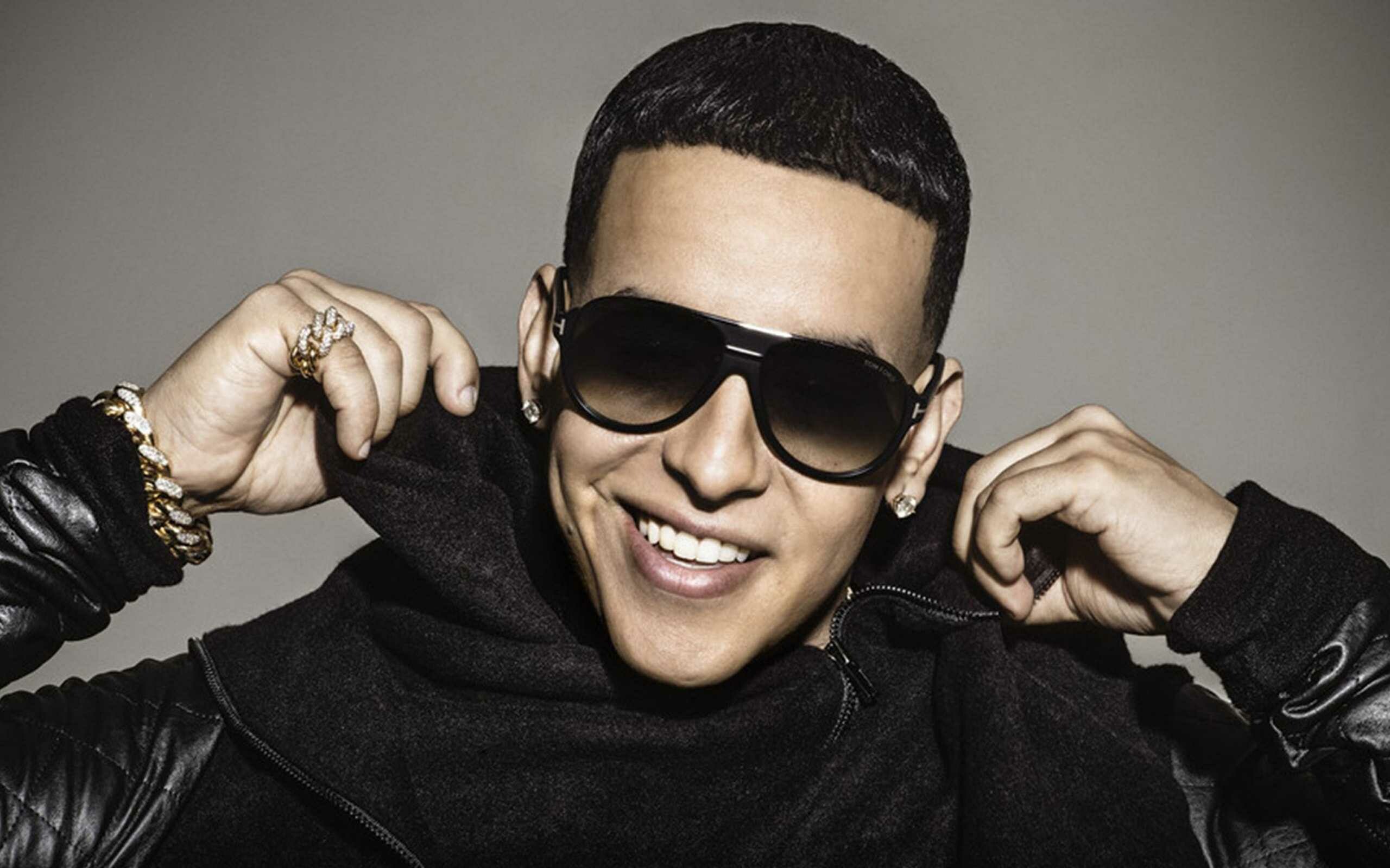Daddy Yankee: Barrio Fino reached number one on the US Tropical Albums and the Top Latin Albums charts. 2560x1600 HD Wallpaper.