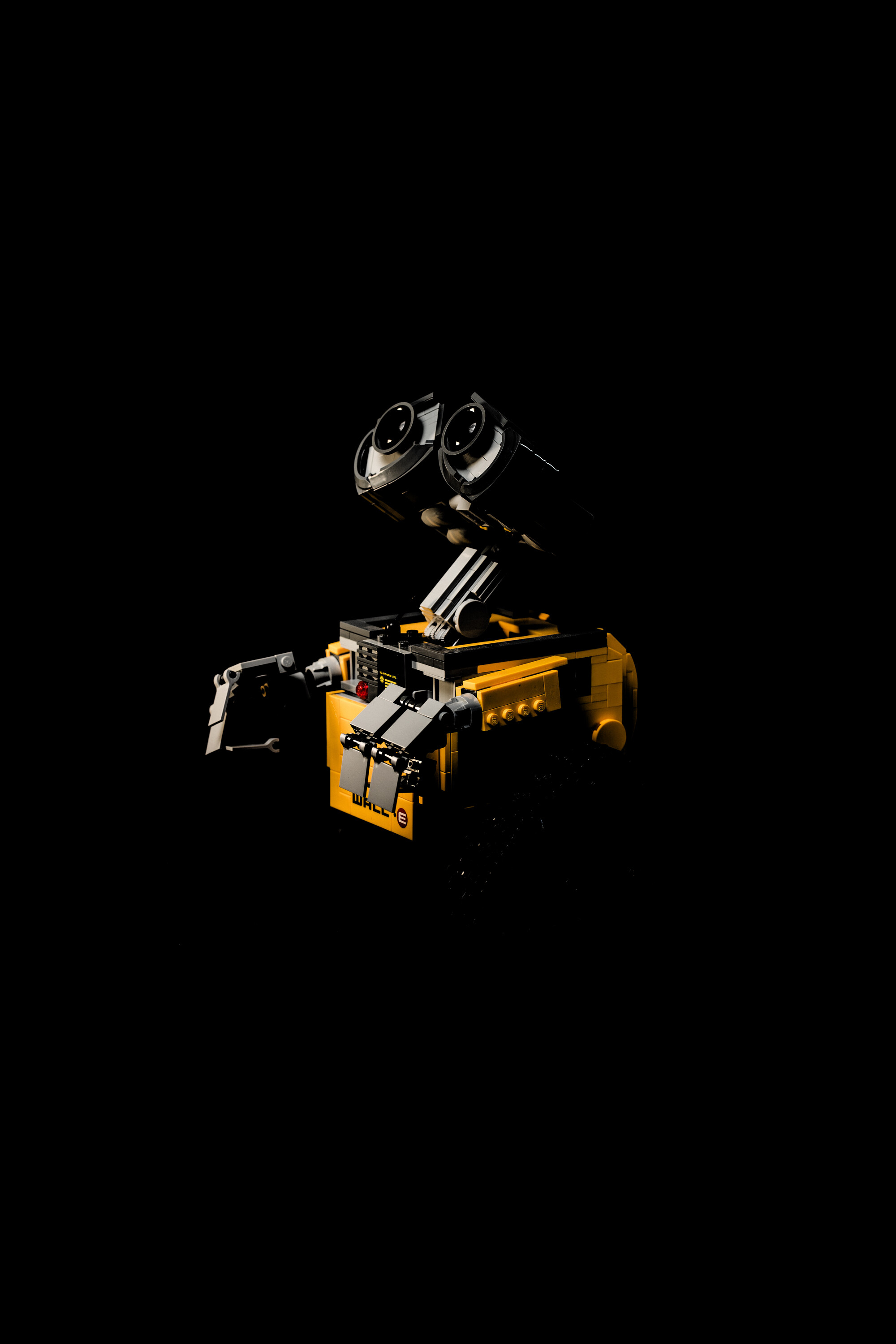 WALL·E: The overall ninth feature film produced by the studio, Pixar. 2000x3000 HD Wallpaper.