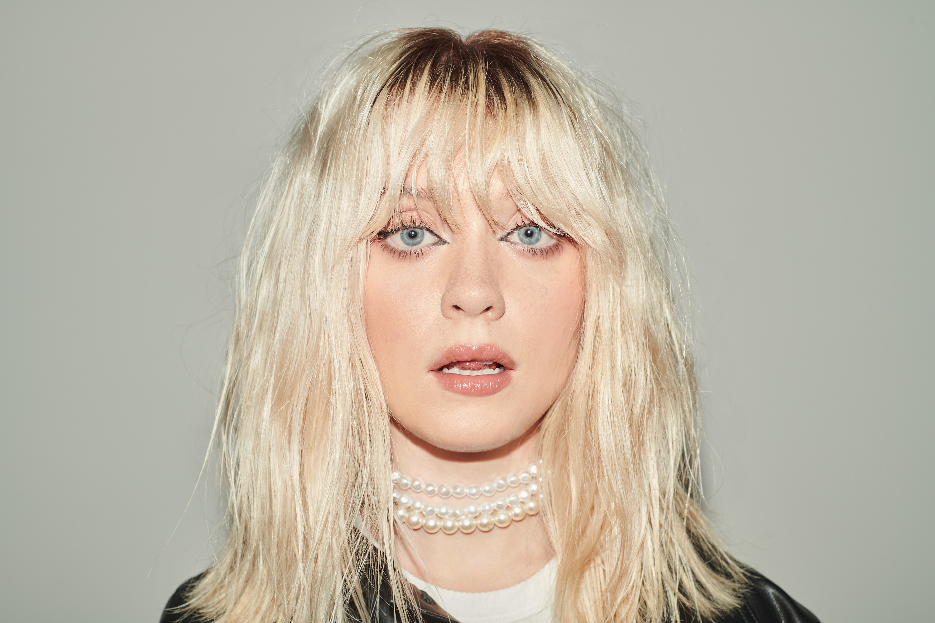 Maisie Peters shares new track 'Blonde' | News | DIY Magazine 3000x2000