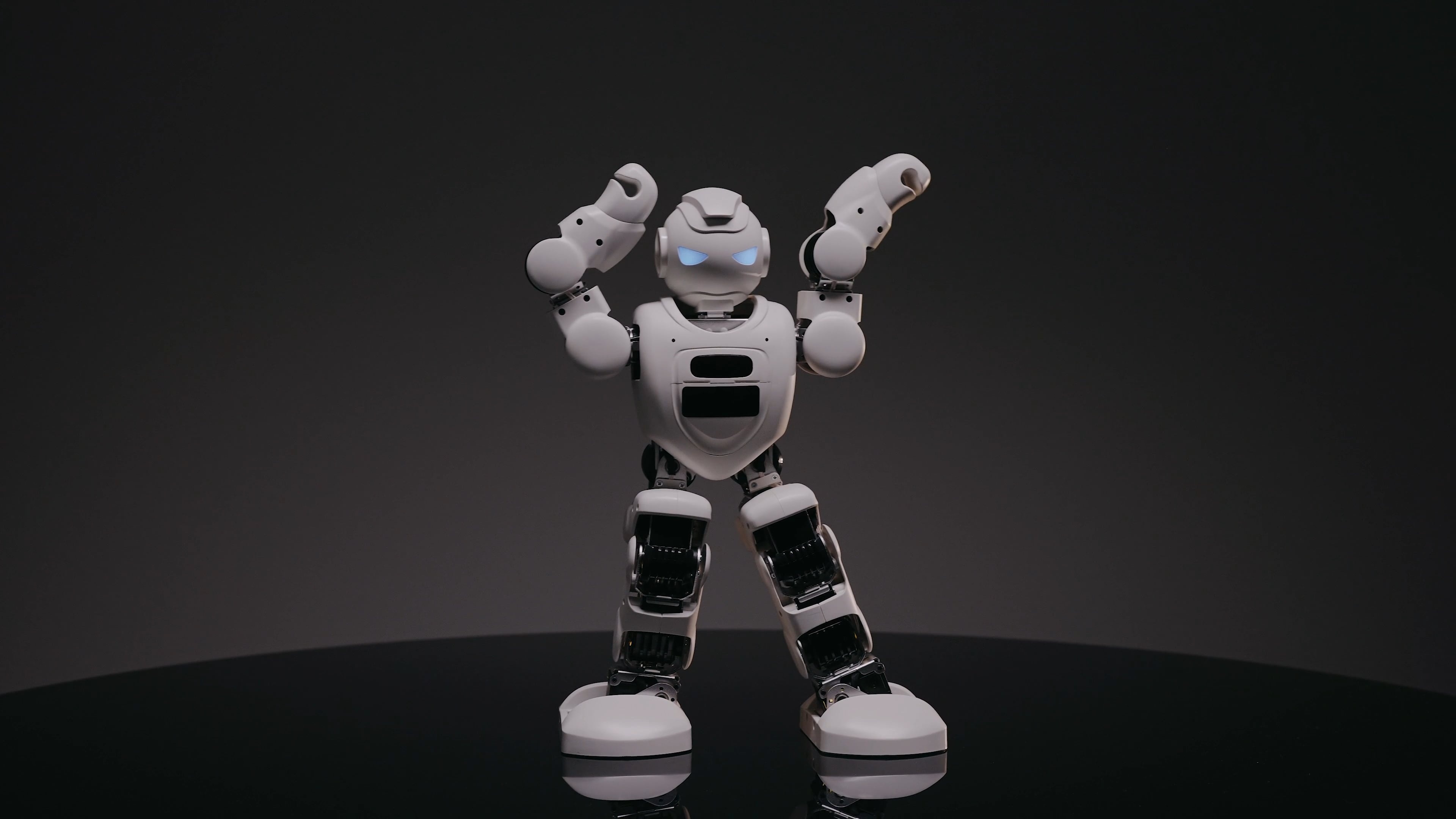 A dancing robot, Free stock video, Energetic movements, Robotic performance, 3840x2160 4K Desktop