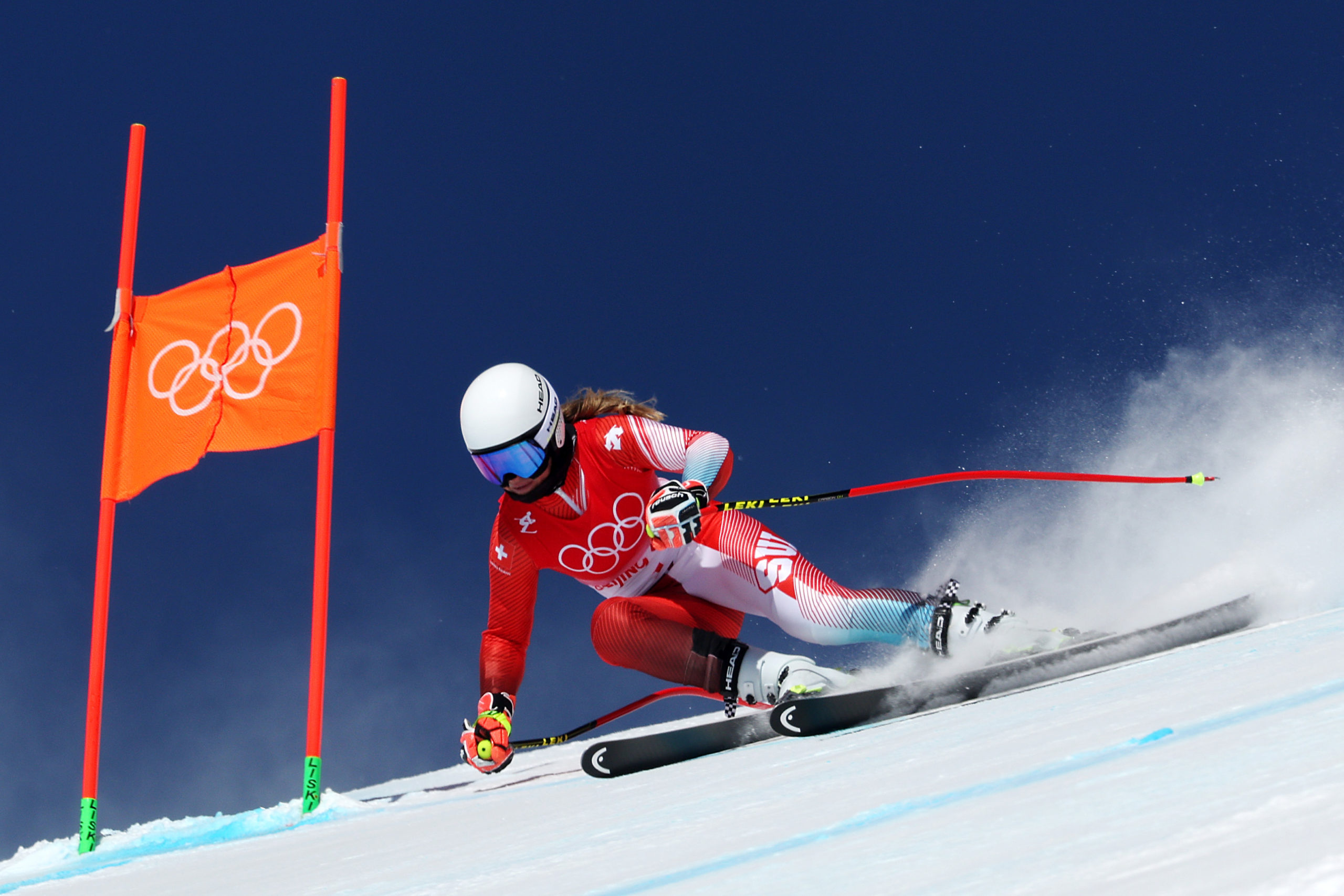 Corinne Suter, Downhill skiing gold, Thrilling finish, 2560x1710 HD Desktop