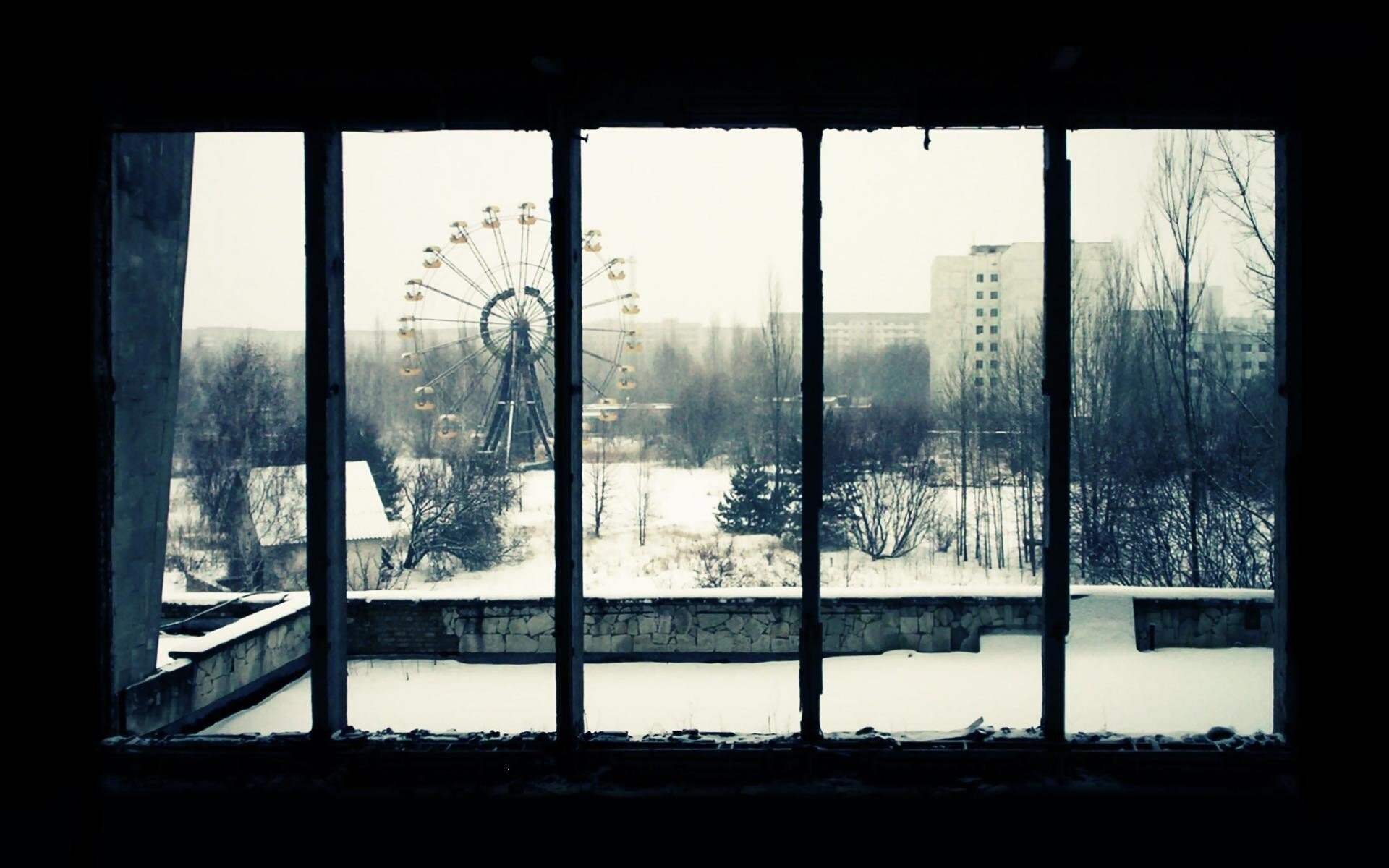 Ghost Town: Pripyat, the abandoned settlement in Ukraine, Chernobyl. 1920x1200 HD Background.
