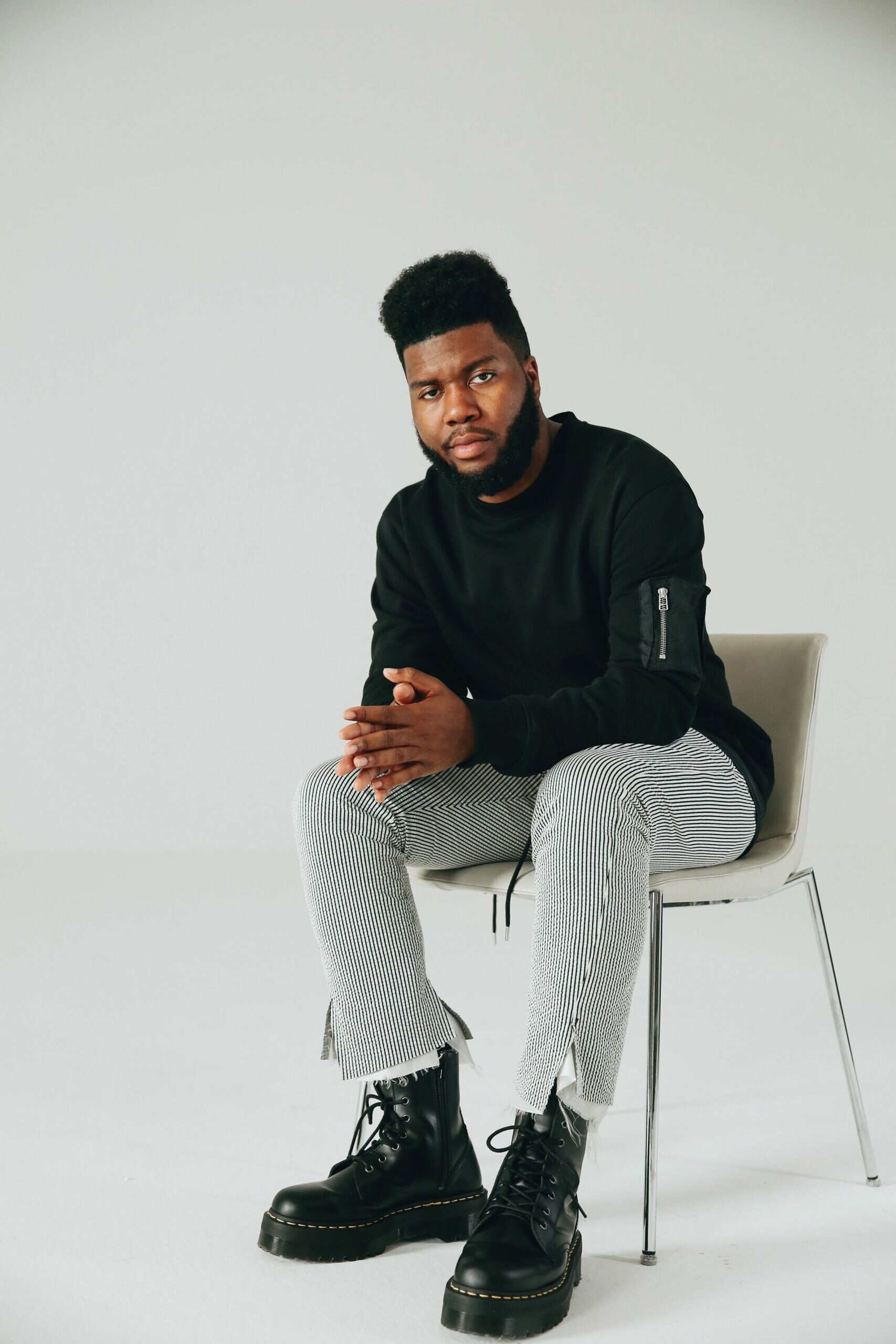 Khalid (Singer): Released the No. 1 Rhythmic song "Better", The lead single from his top 10 EP Suncity, September 2018. 1710x2560 HD Background.