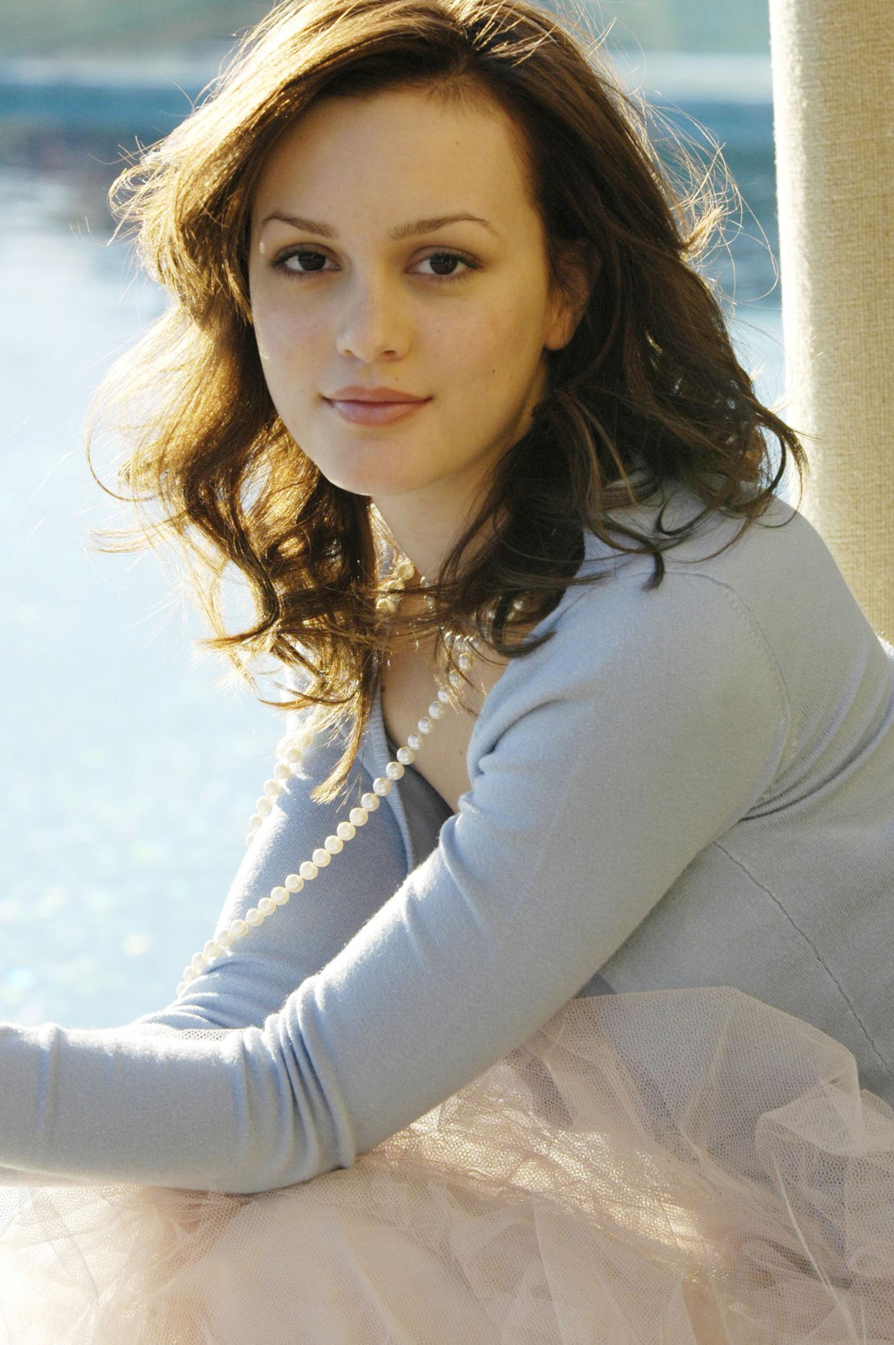 Leighton Meester, Revealation with Mollyjoos, Blog, Celeb, 1800x2710 HD Phone