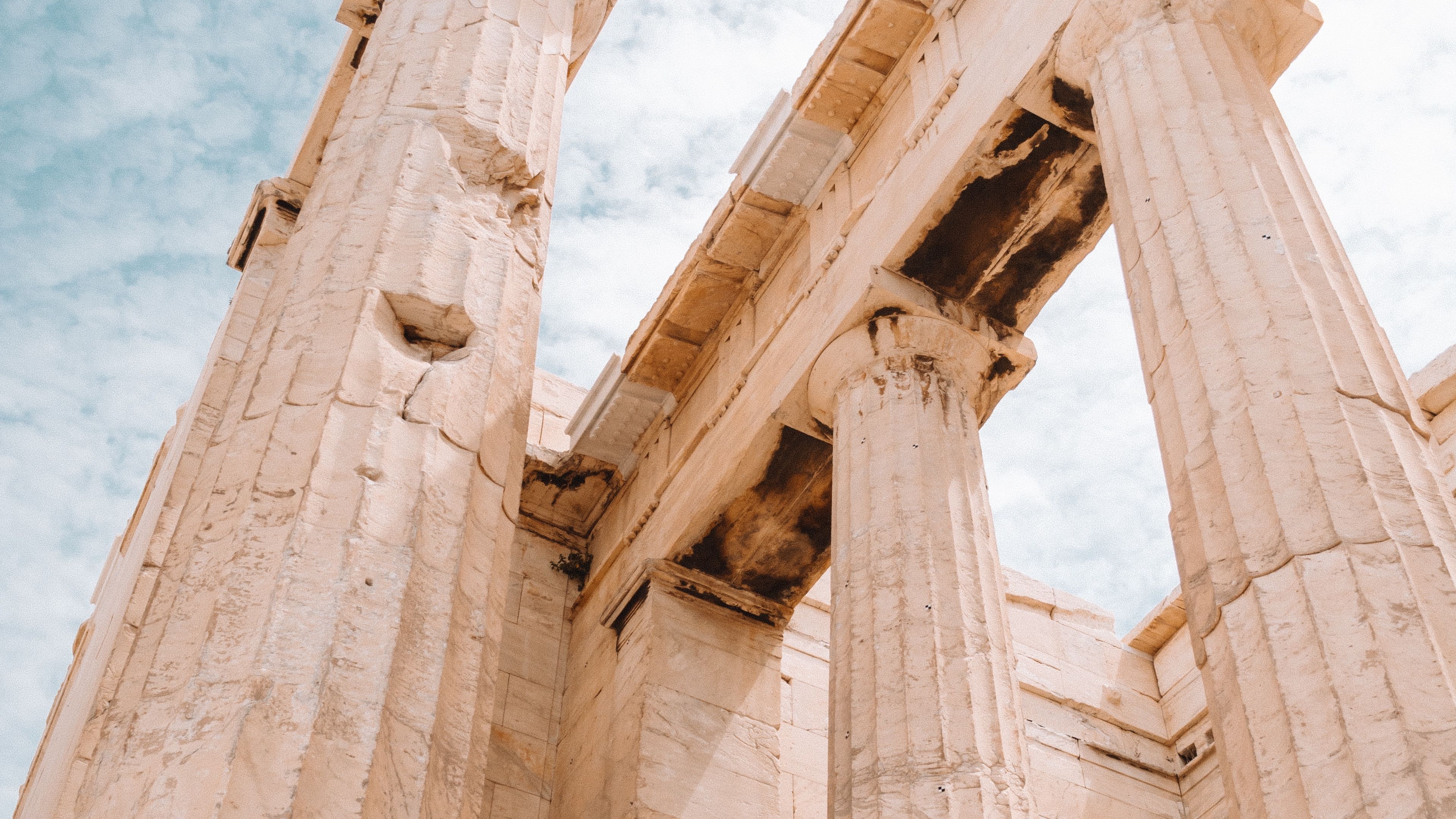 Acropolis architecture, Ancient columns, Ruins, Dark wallpaper, 3840x2160 4K Desktop
