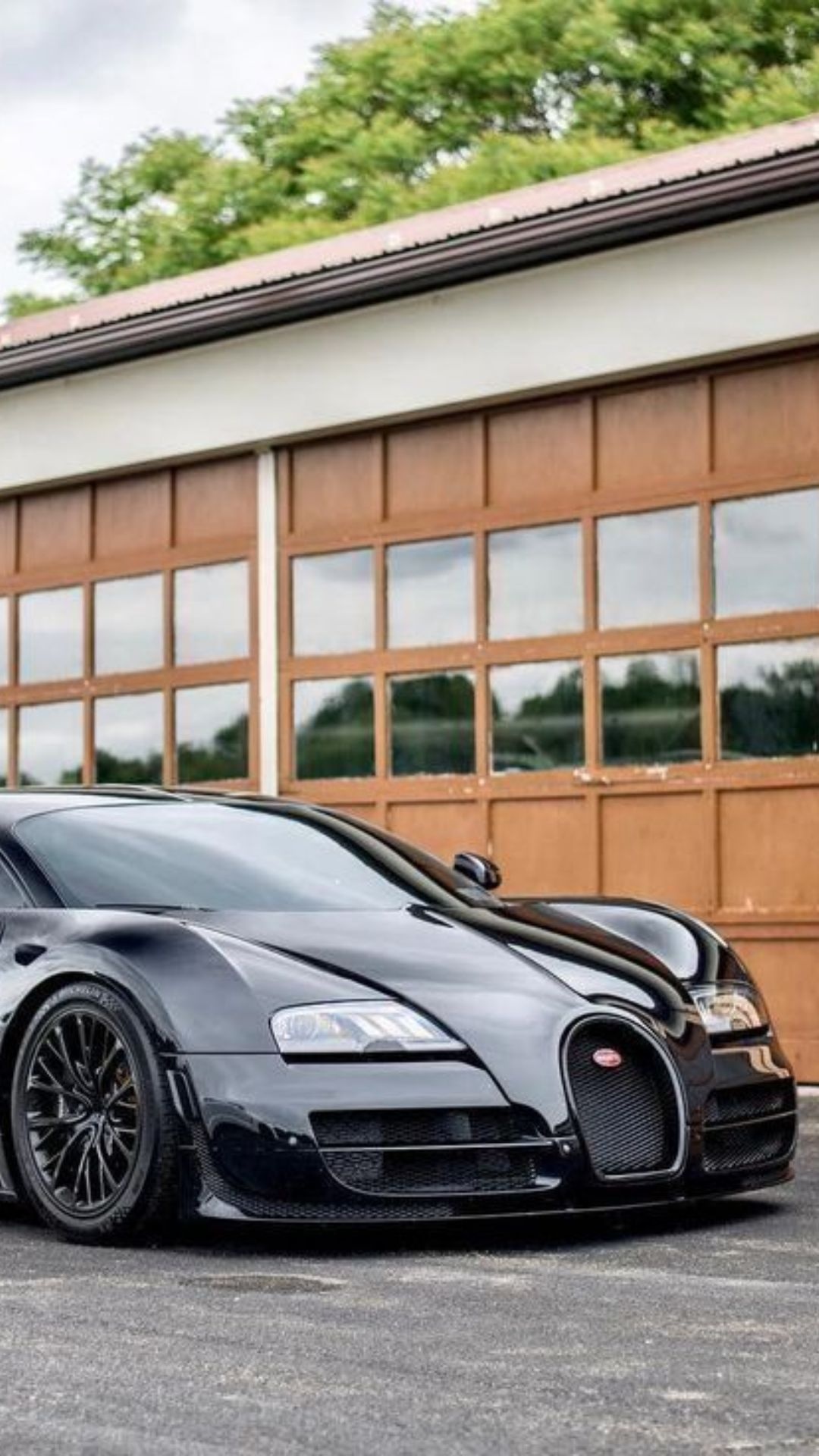 Bugatti Veyron, Legendary supercar, Iconic status, Ultra-high performance, 1080x1920 Full HD Phone