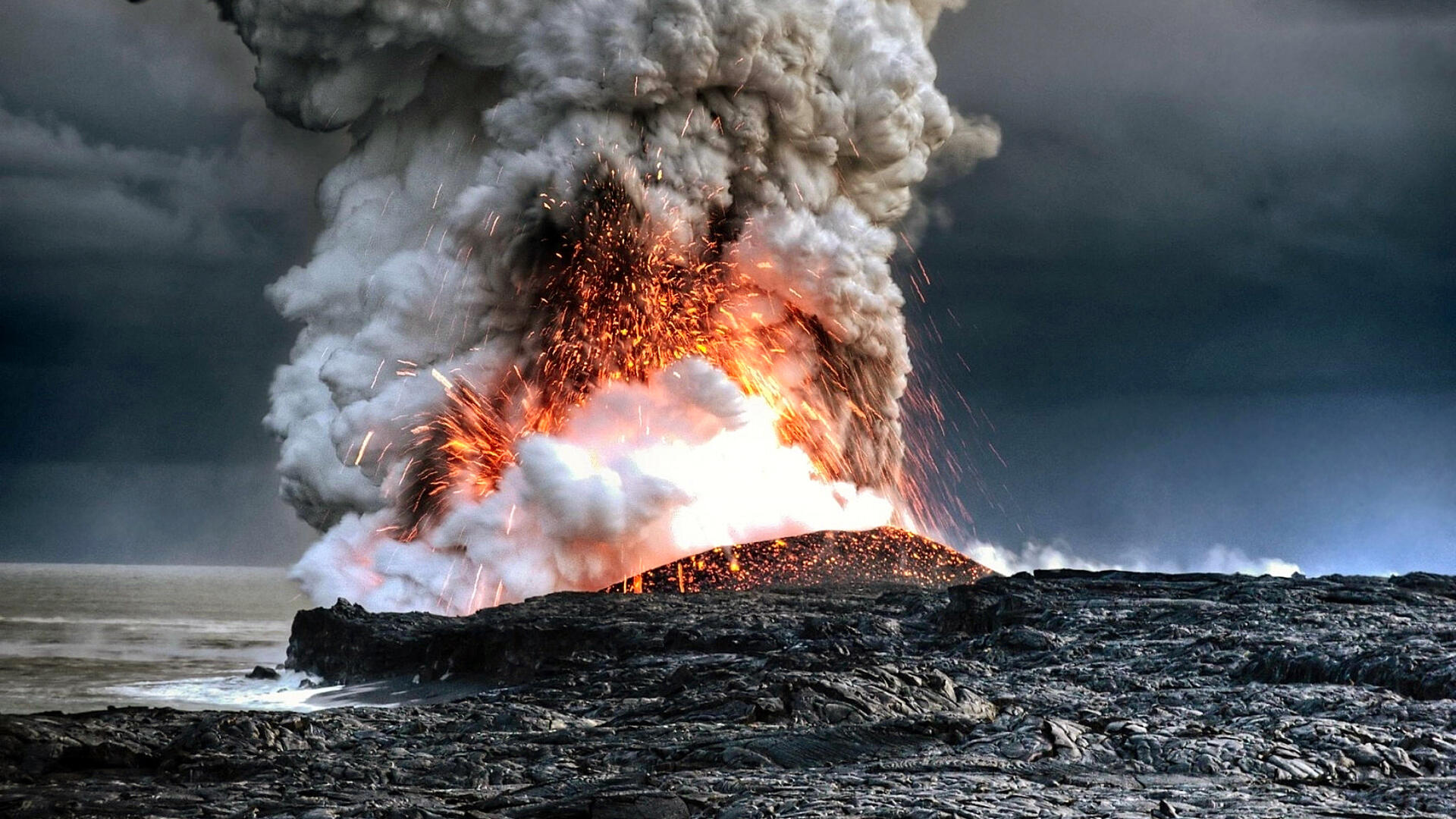Dramatic lava eruption, Mesmerizing volcanic glow, Fiery display, Nature's stunning showcase, 1920x1080 Full HD Desktop