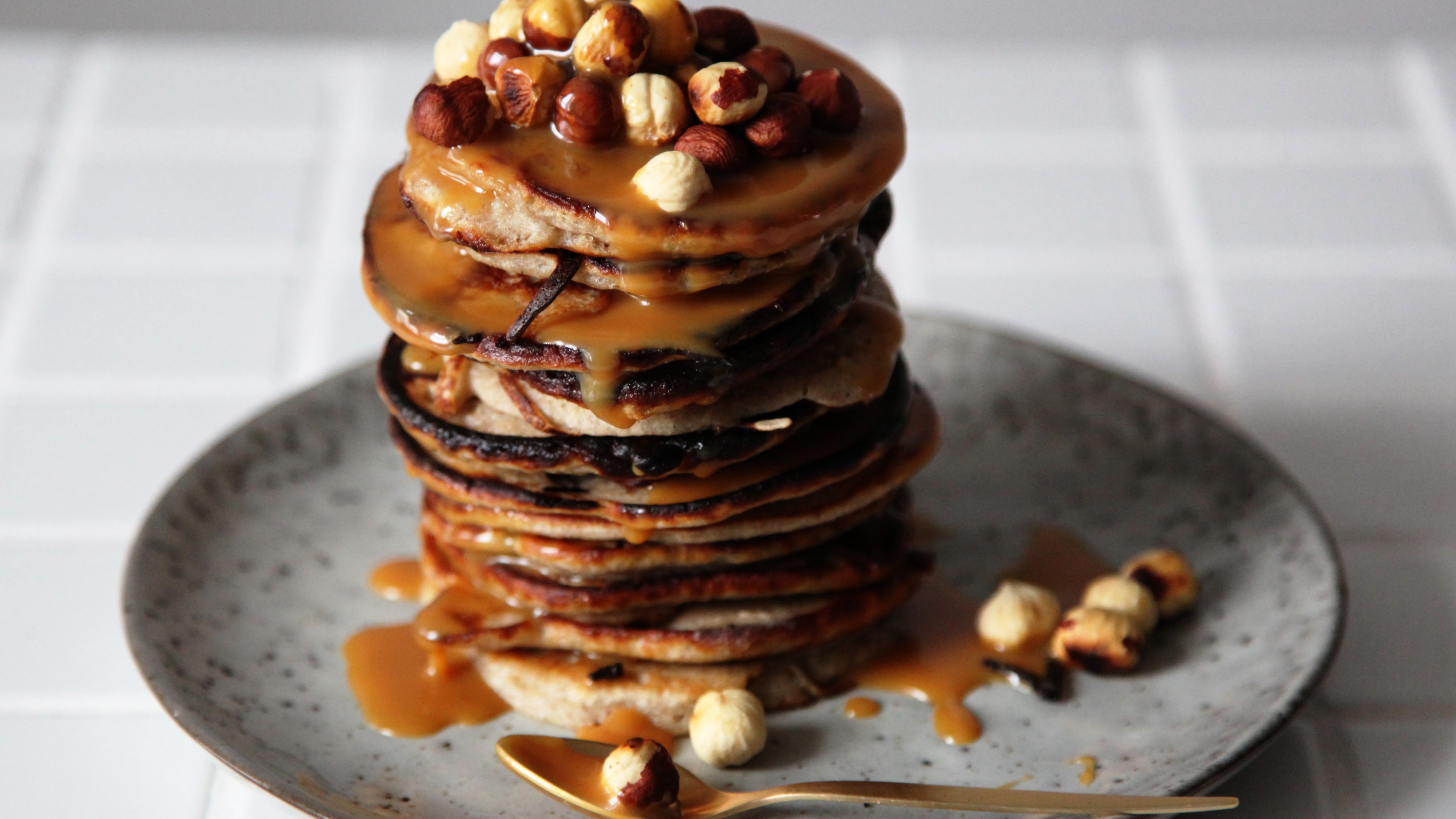 Pancake: Pancakes, Buckwheat, Milk, Syrup, Hazelnuts. 3840x2160 4K Background.