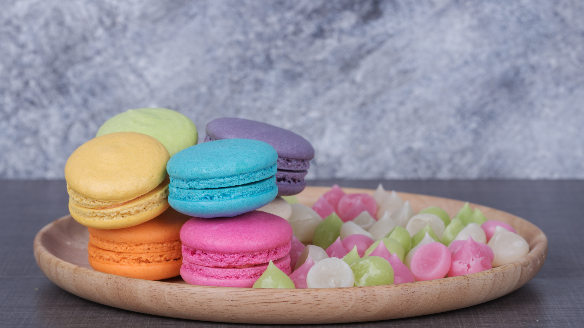 Macaron: Colorful dessert, Come in a variety of flavors. 1920x1080 Full HD Background.