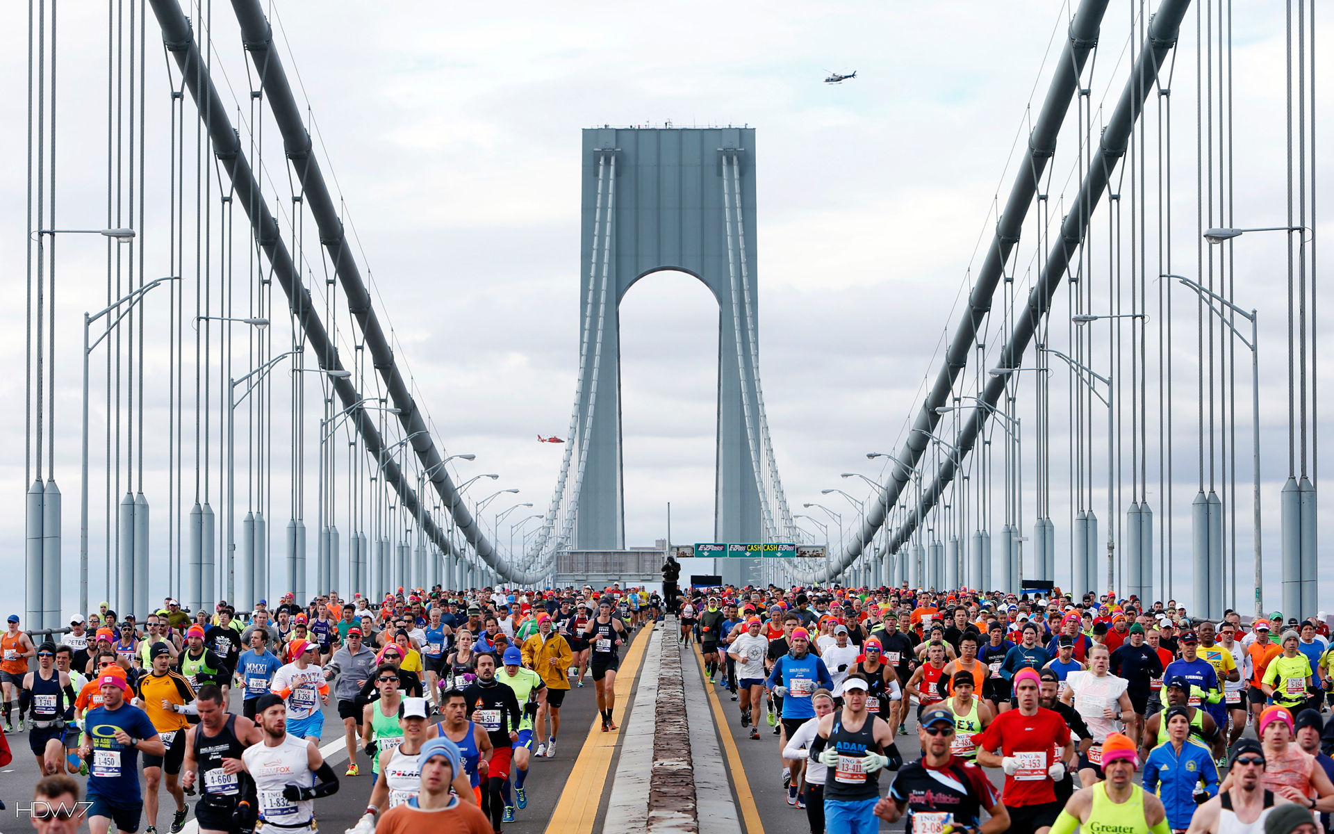 Marathon: New York City Marathon, A very long-distance foot race, 26 miles 385 yards. 1920x1200 HD Background.