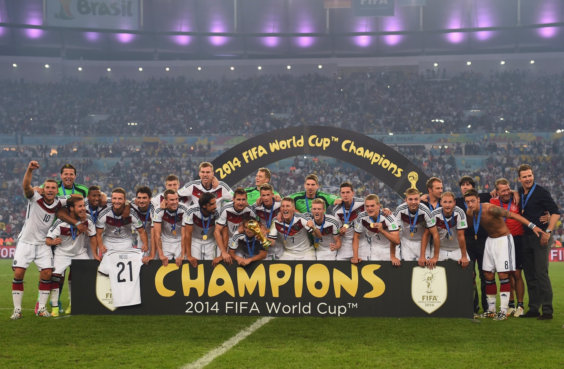Germany Soccer Team: FIFA 2014 World Cup Champions, Celebration after the match against Argentina, Mario Gotze. 1920x1260 HD Wallpaper.