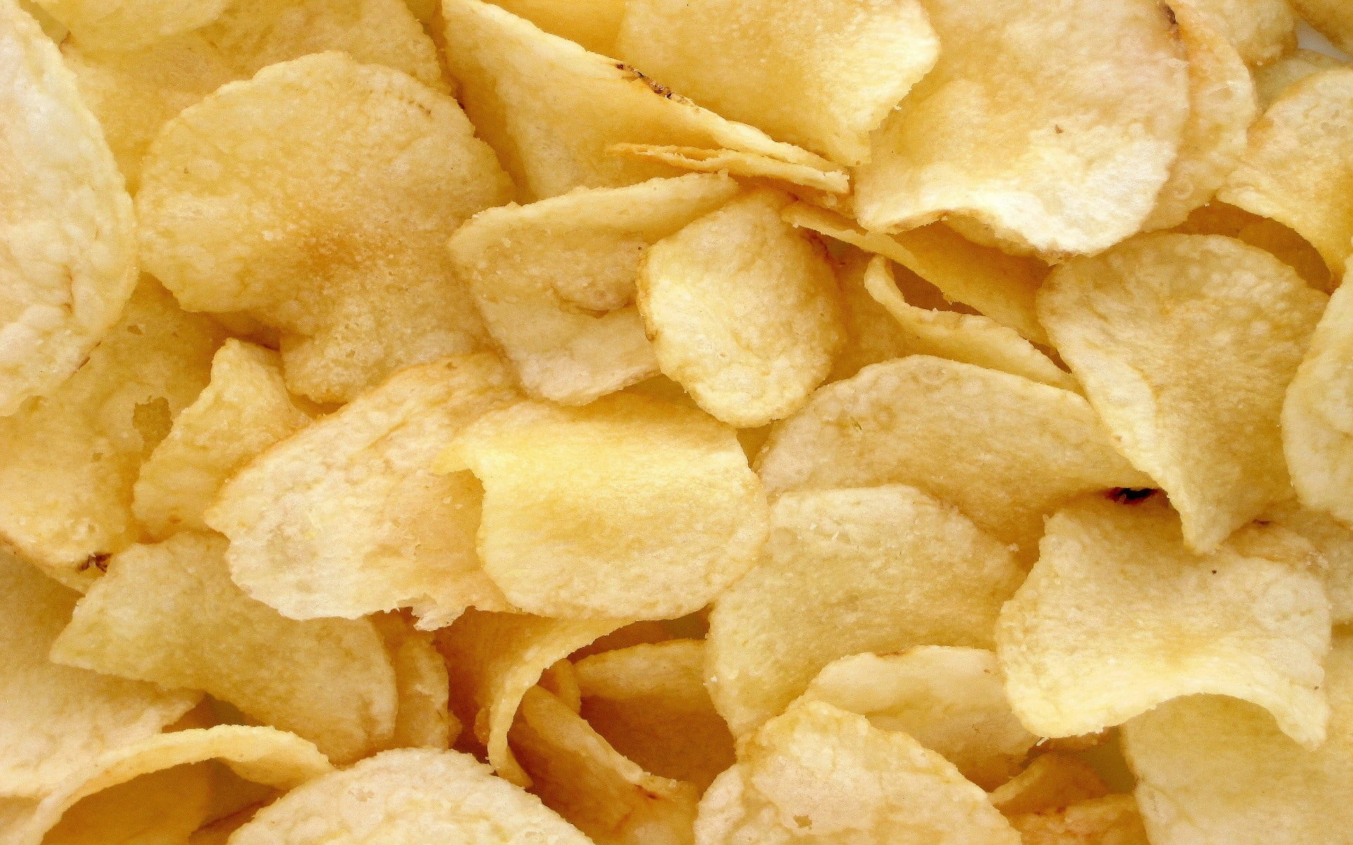 Crunchy potato chips, High-definition wallpaper, Snack time goodness, Crispy and irresistible, 1920x1200 HD Desktop