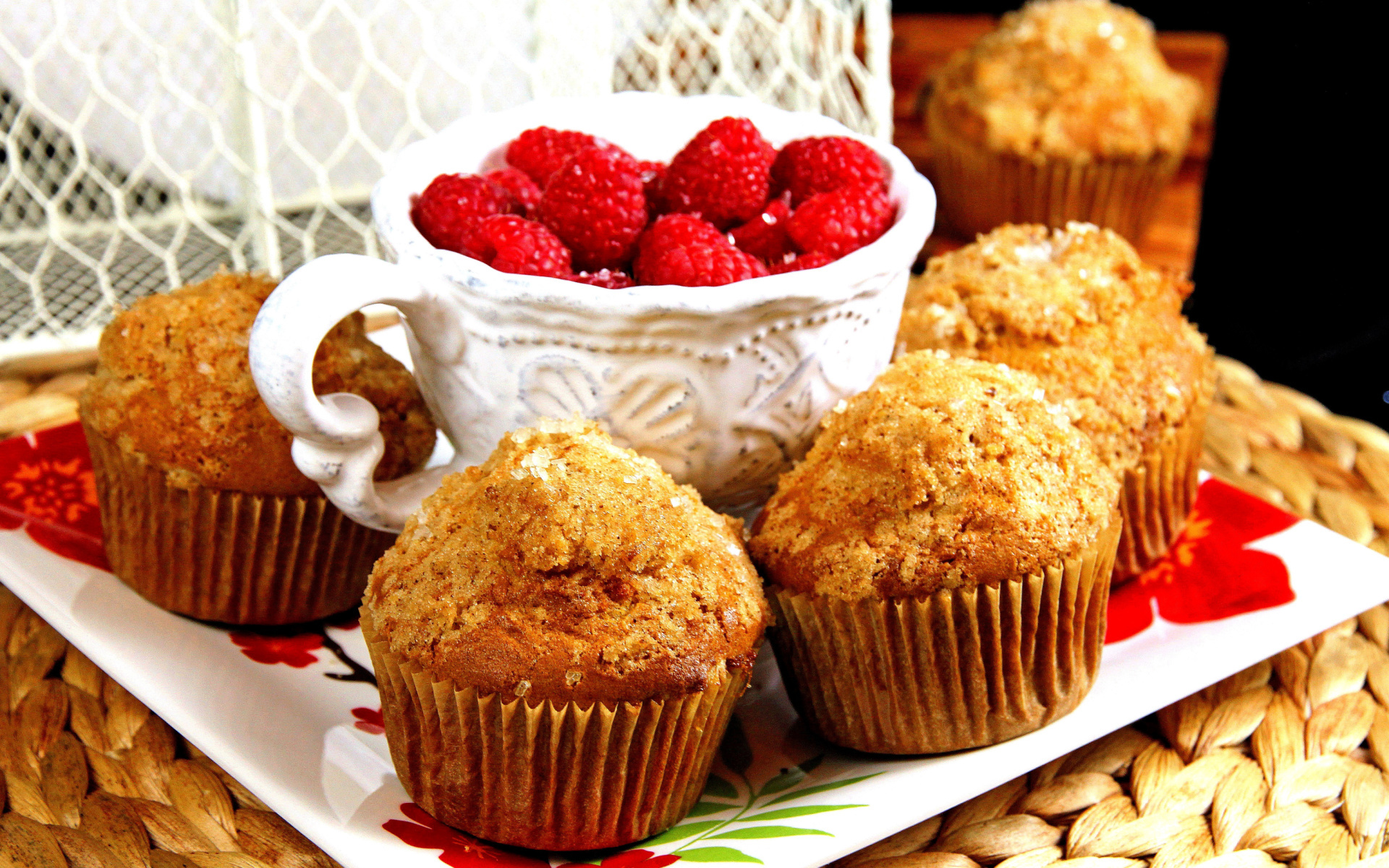 Muffin: Raspberries, Available in both savory varieties. 1920x1200 HD Background.