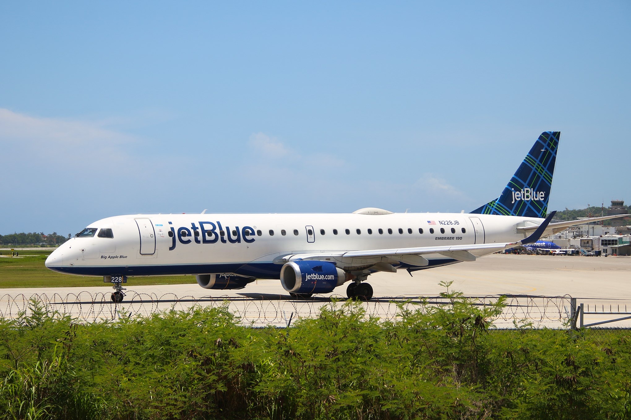 JetBlue Airways, Embraer E190, Travels, Retirement plans, 2040x1360 HD Desktop