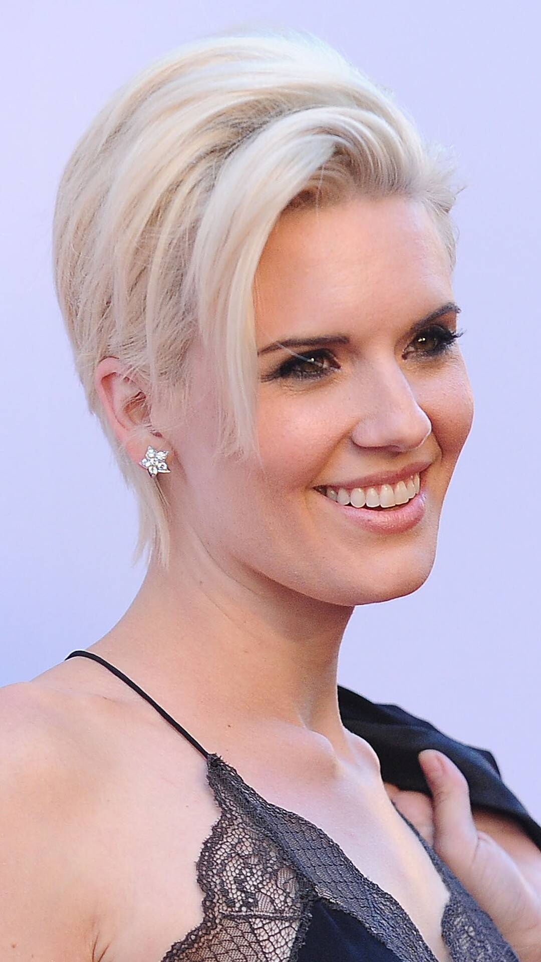 Maggie Grace, Posted by Samantha Simpson, 1080x1920 Full HD Phone