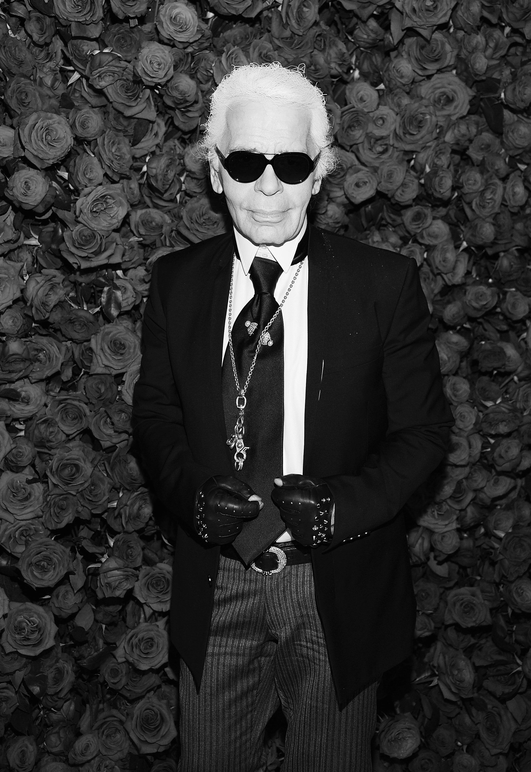 Karl Lagerfeld, Dressed to survive, The New Yorker profile, 2070x3000 HD Phone