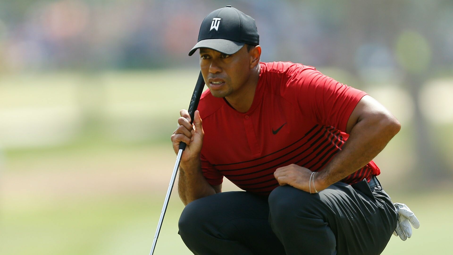 Tiger Woods: He became the youngest golfer to achieve the Career Grand Slam at age 24. 1920x1080 Full HD Background.