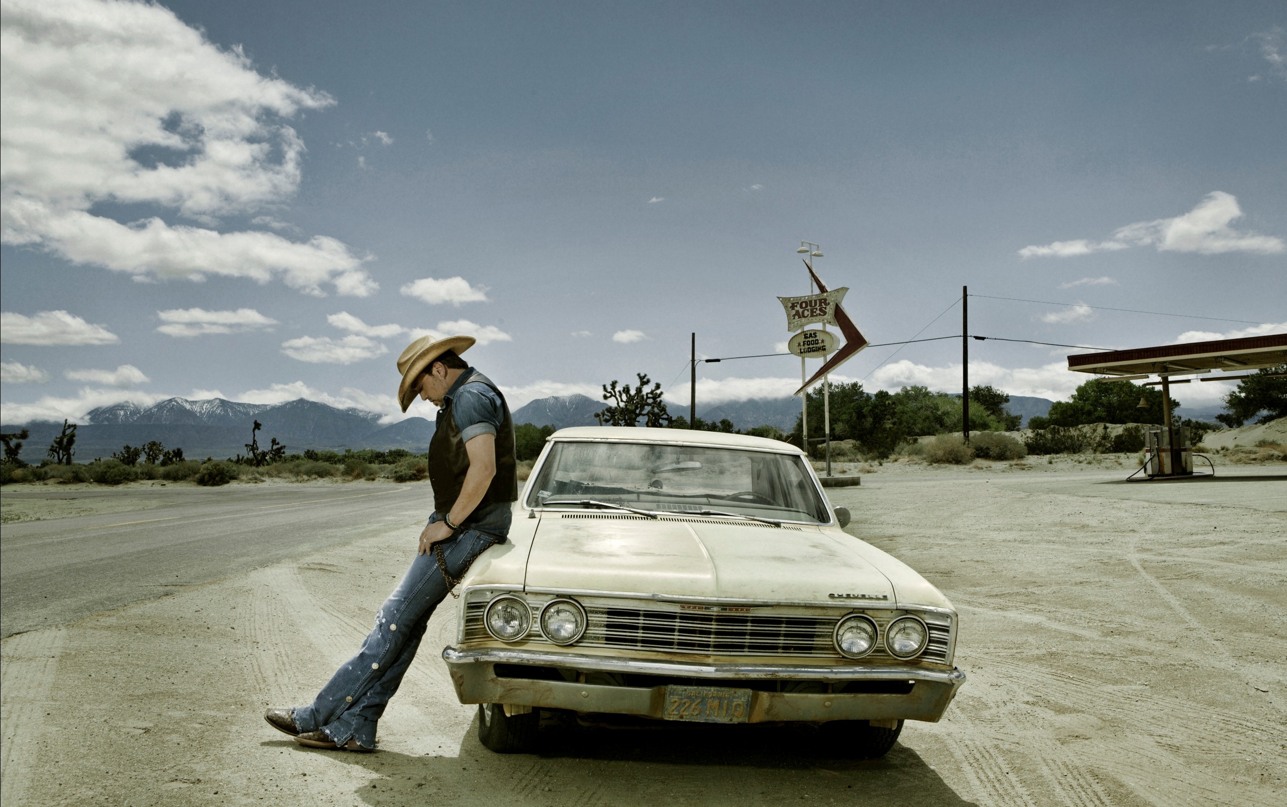 Jason Aldean, Dynamic backgrounds, Country music icon, Top-rated wallpapers, 2550x1600 HD Desktop