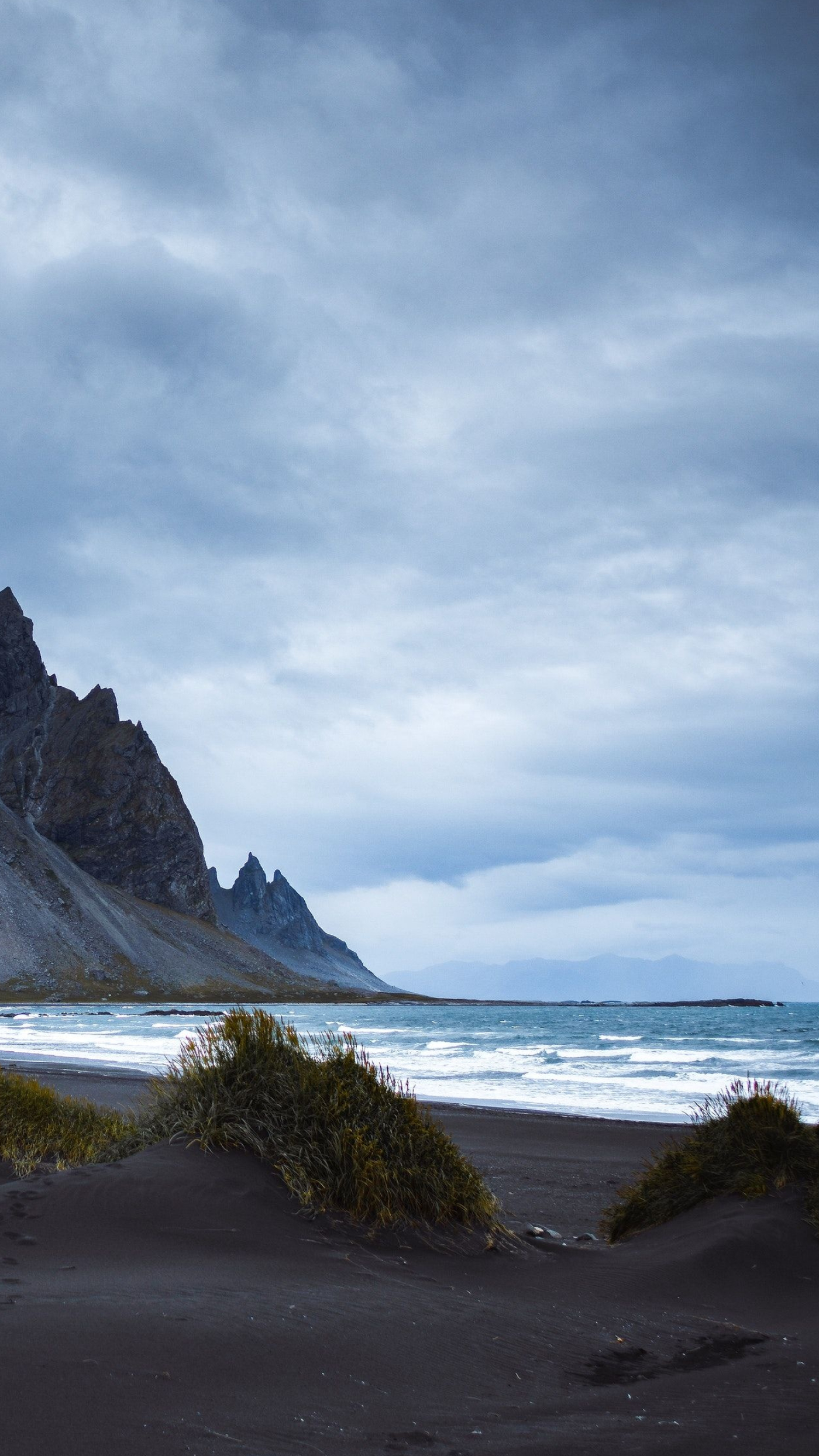 Dalmatian Islands, Icelands south shore, Premium image, Luke Stackpoole, 1400x2490 HD Phone