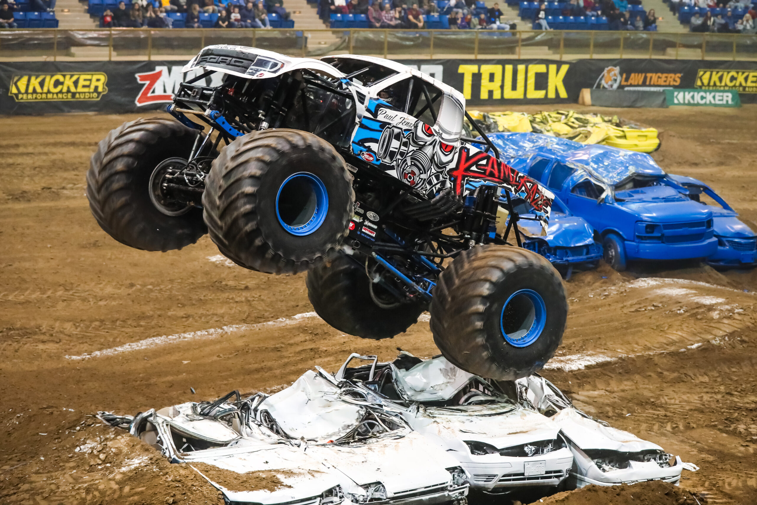 Monster Truck: Kicker Monster Truck Show, Adrenaline-charged family entertainment events, Oversized tires. 2560x1710 HD Wallpaper.