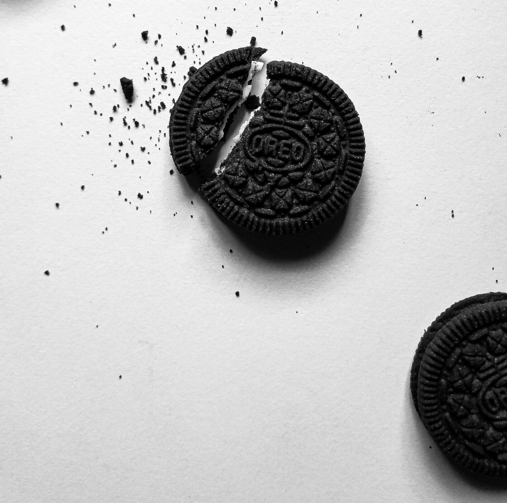 Oreo Cookies: Made of two thin, chocolate-flavored wafers and a rich, white filling. 1920x1910 HD Background.