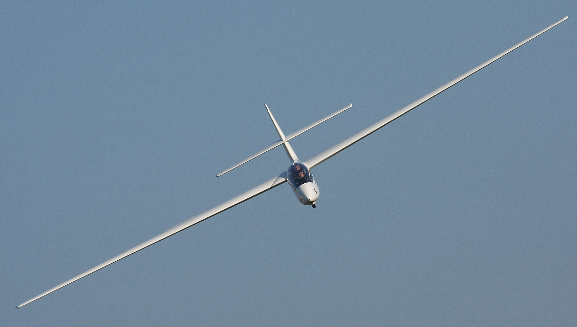 Gliding: 25-meter wingspan, ASH 25 high-performance self-launched glider. 2000x1140 HD Wallpaper.