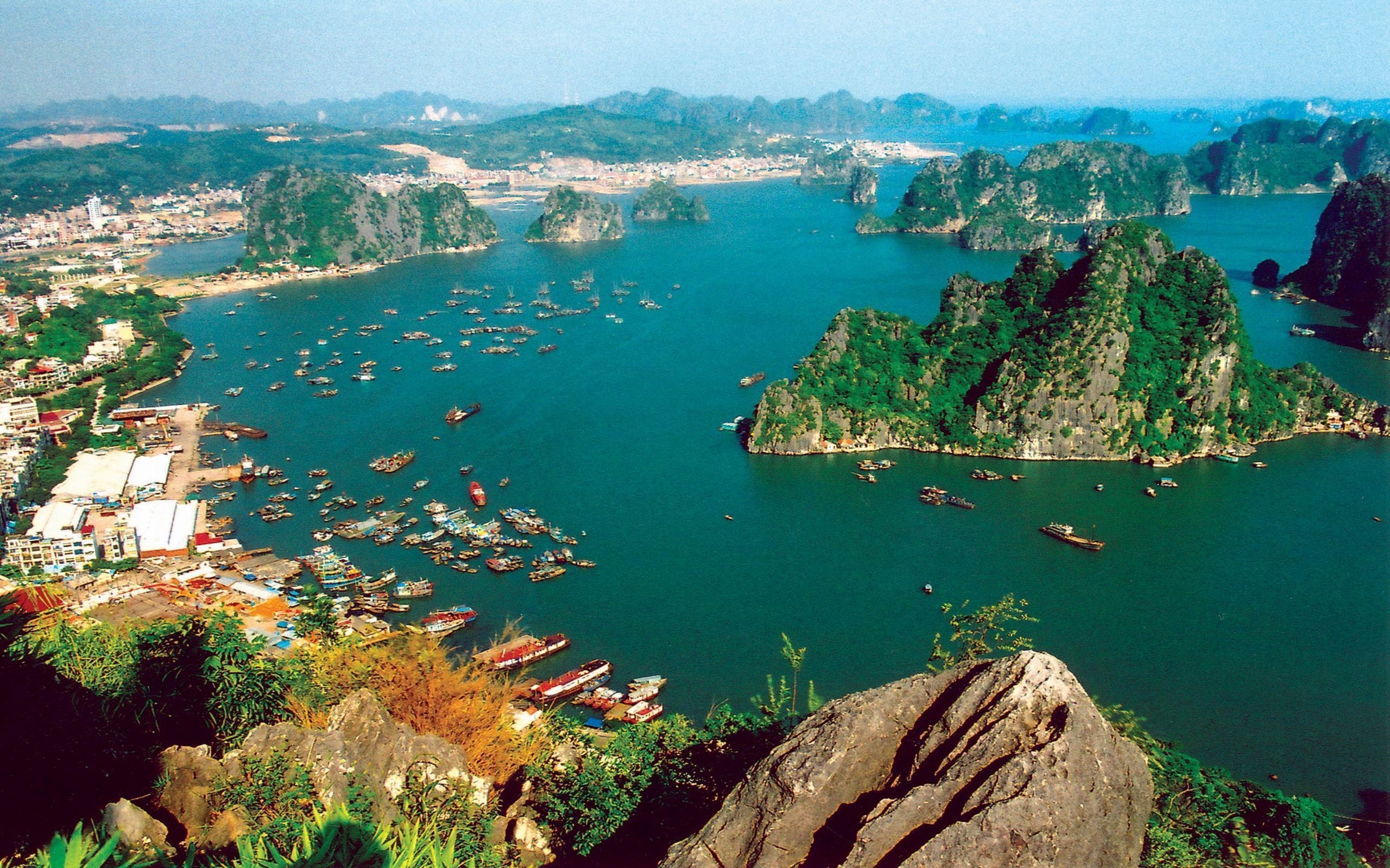 Stunning Halong Bay, Vietnam beauty, Travel inspiration, Desktop wallpaper, 2560x1600 HD Desktop