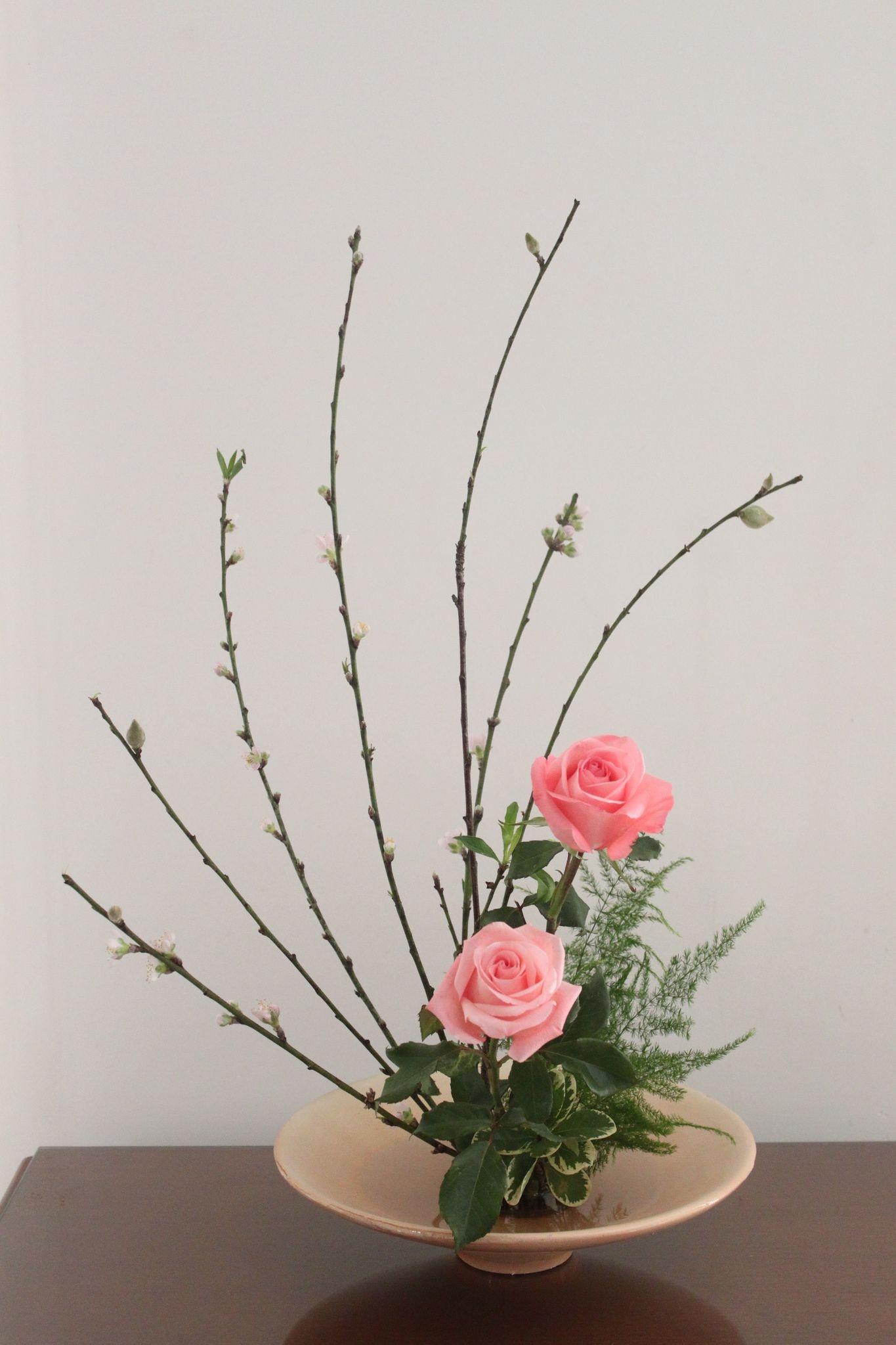 Modern flower arrangements, Flower beauty, Ligia Miranda's photos, Simple and beautiful, 1370x2050 HD Phone