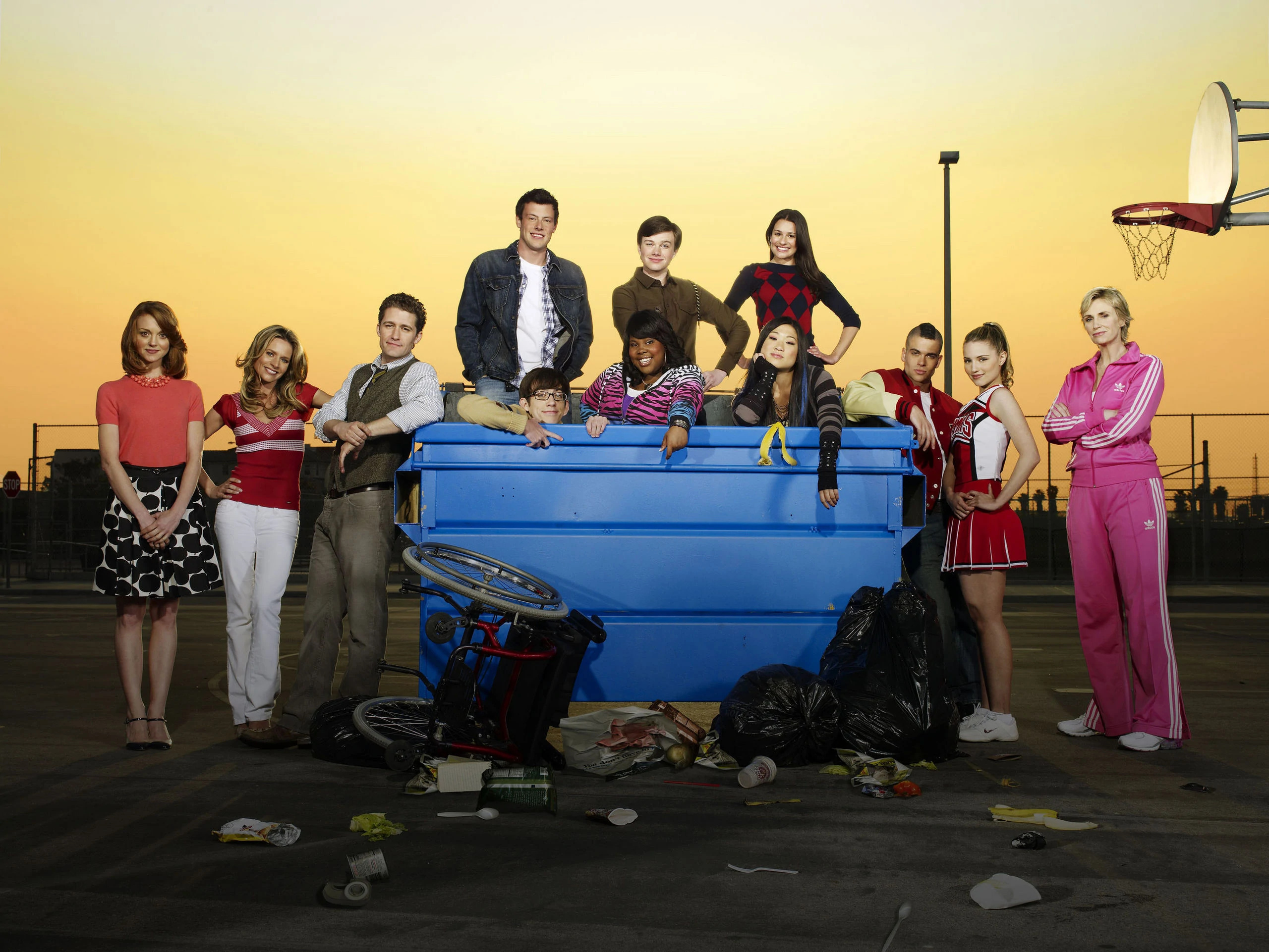 Jayma Mays, Glee Series, Season One, Beloved Character, 2560x1930 HD Desktop